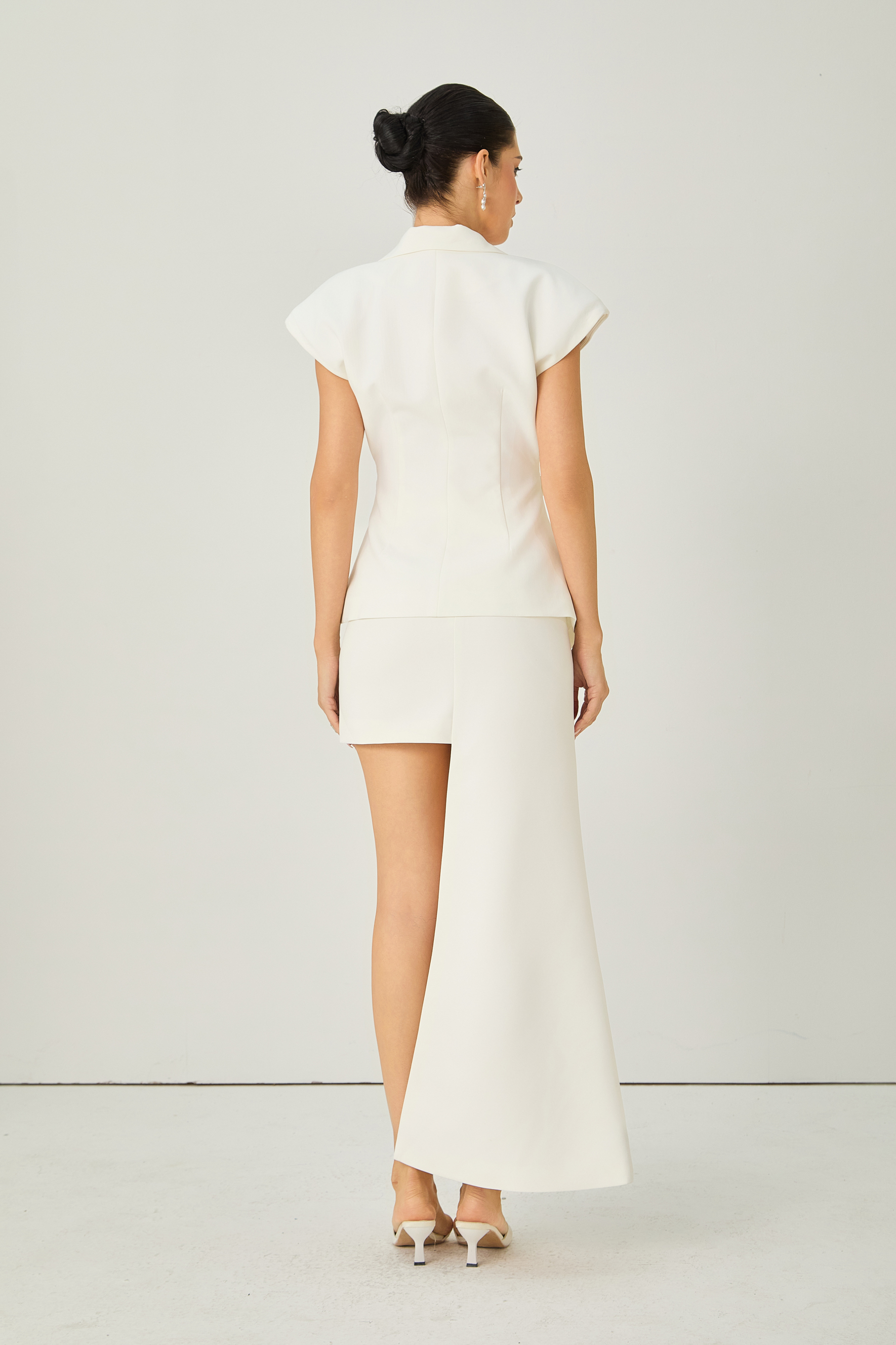 Always Eye-Catching White Lapel Vest Top & Asymmetric Skirt Set