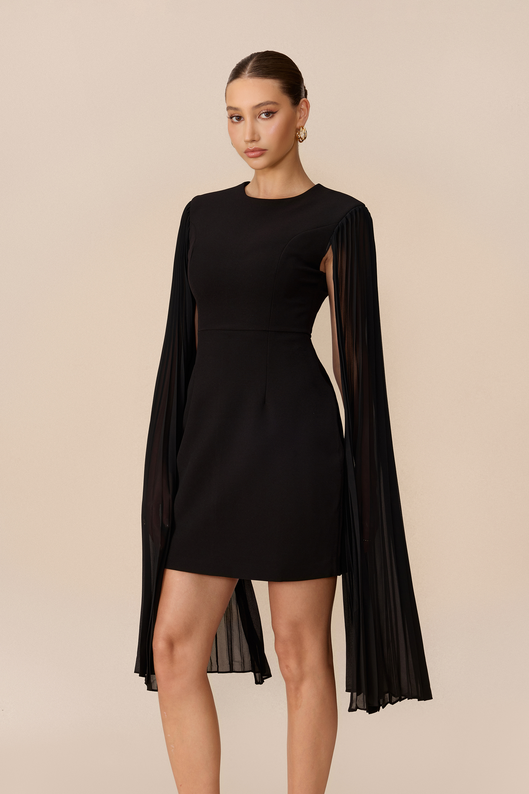 Simply Chic White Round Neck Cape Sleeve Mini Dress
