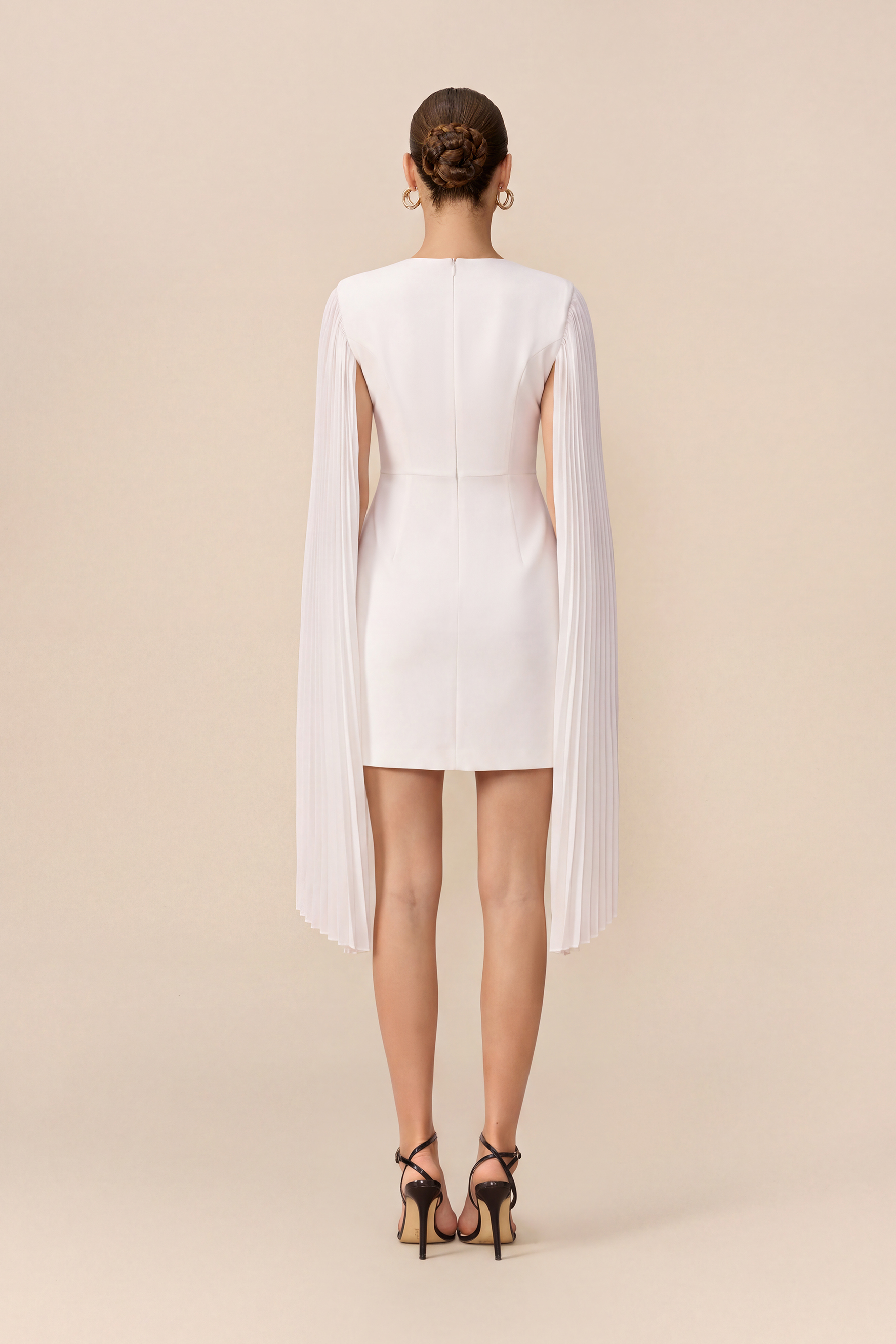 Simply Chic White Round Neck Cape Sleeve Mini Dress