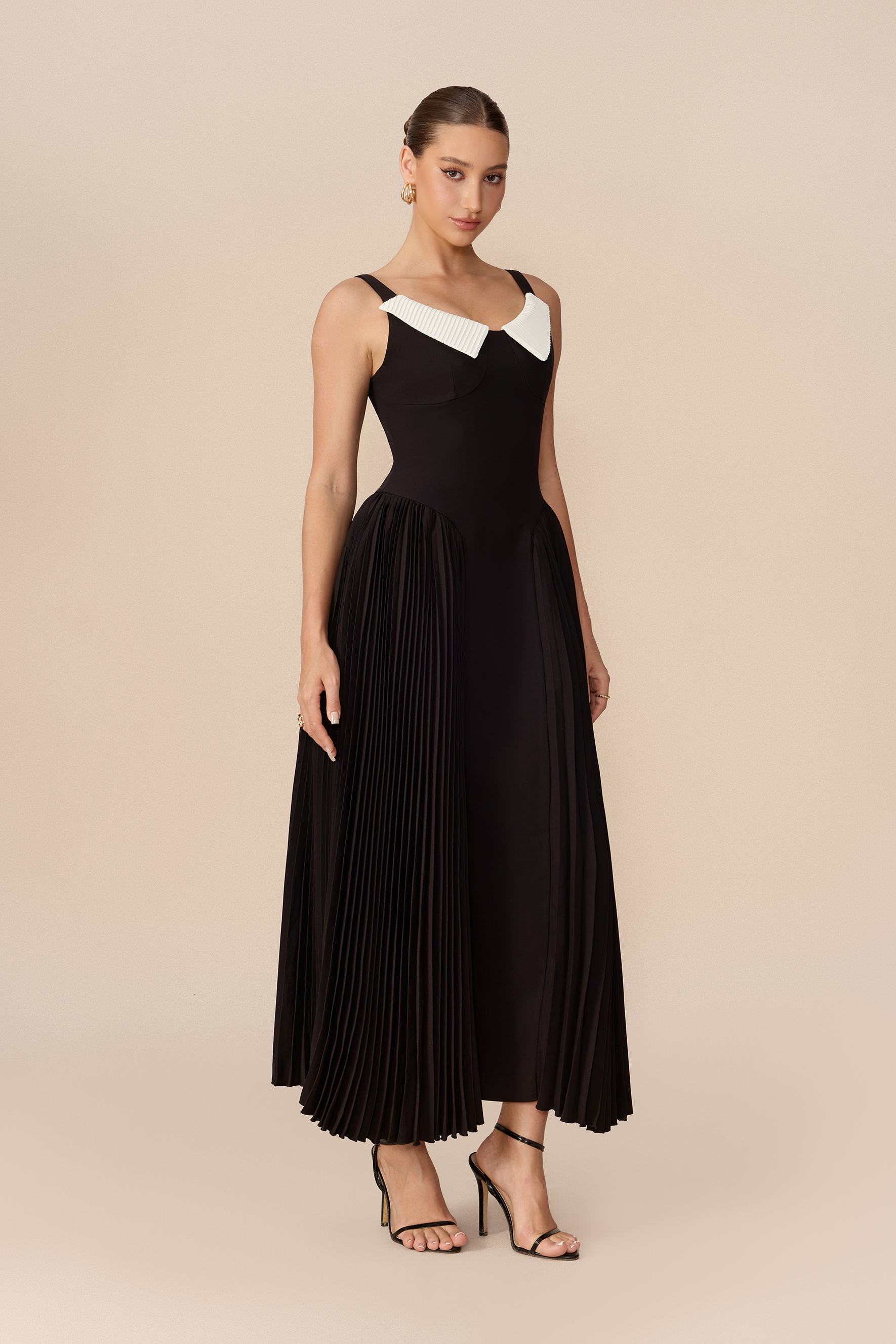 Graceful Days Black Contrast Collar Pleated Maxi Dress