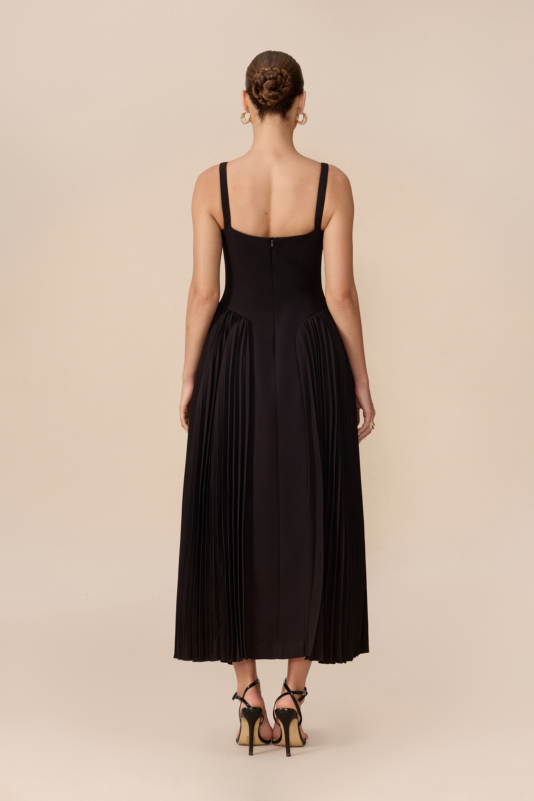 Graceful Days Black Contrast Collar Pleated Maxi Dress