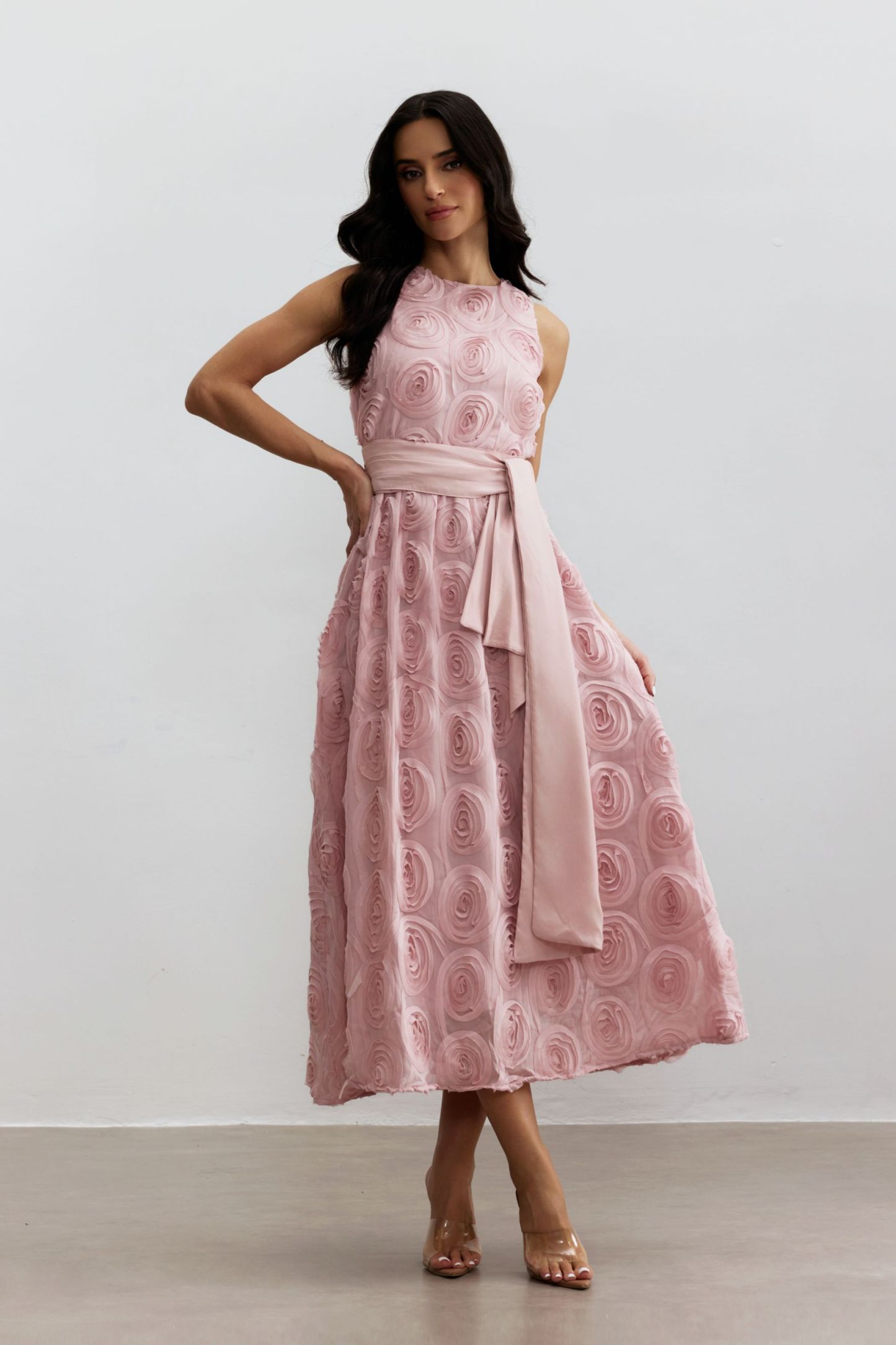 sunfere Lizzie Rosette Aplique Vestido Maxi Sin Mangas o Vestido Midi A-Line Equilibrado