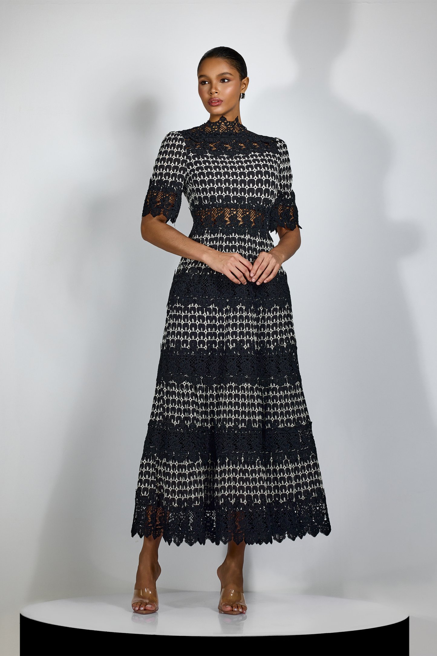 sunfere Sabrina Vestido Midi de Manga Corta de Encaje Bordado o Vestido de Ocasión con Corte del Editor