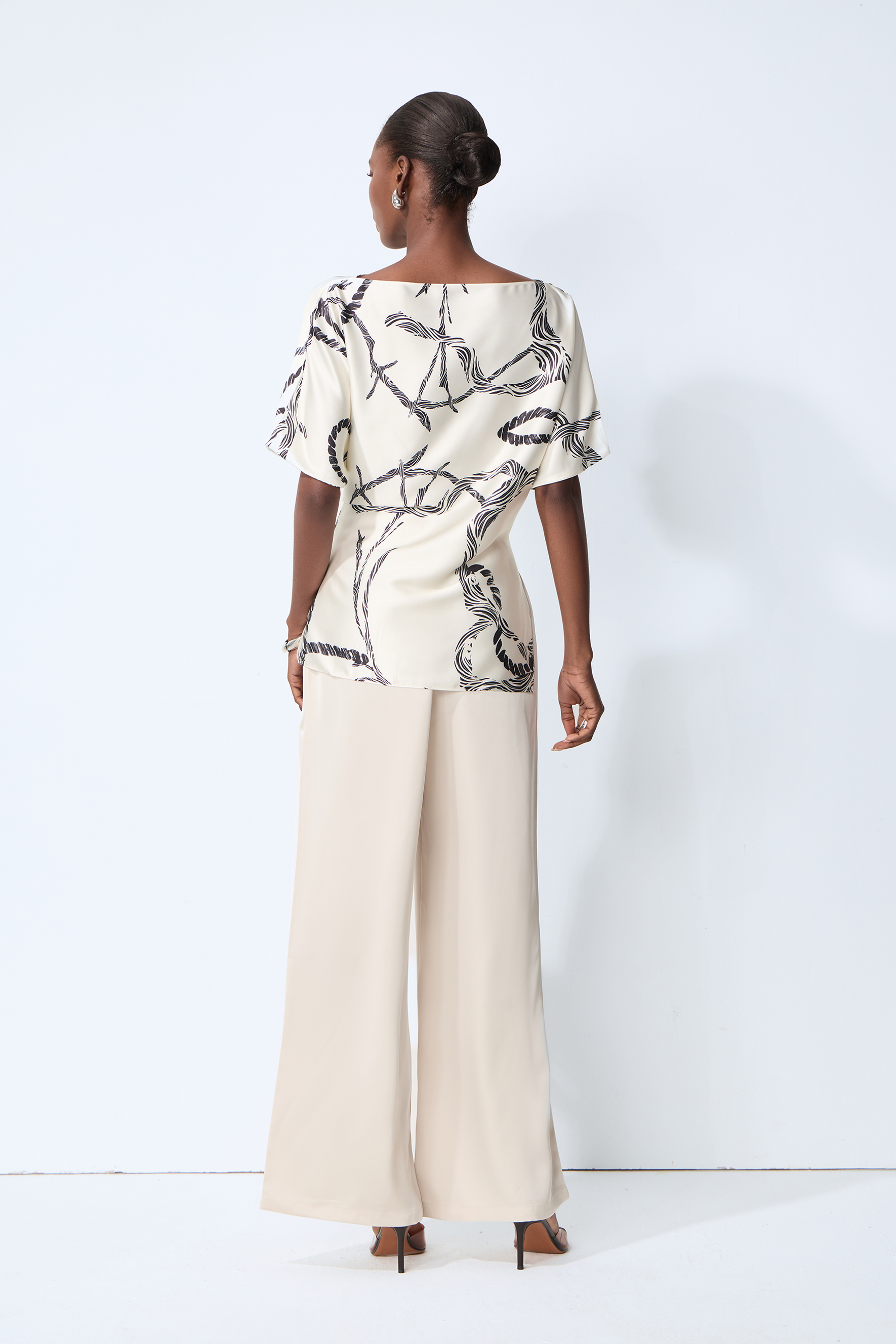 Easy Moment White Abstract Print Side-Knot Wrap Blouse