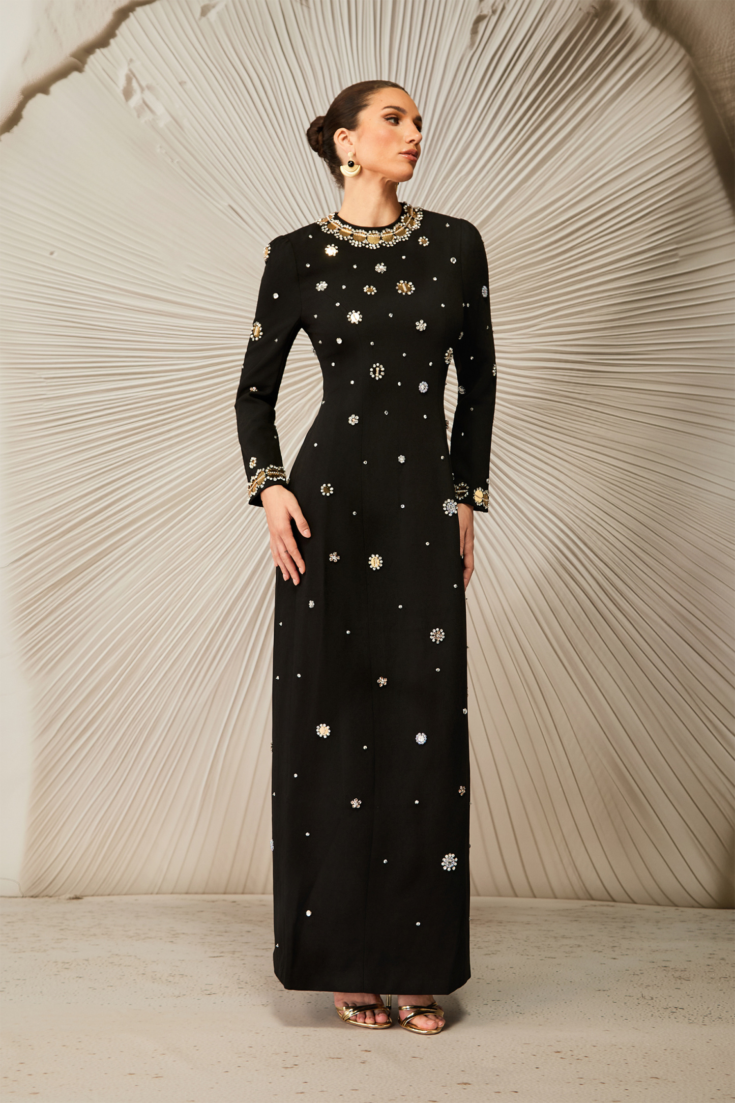 sunfere Lauryn vestido maxi de manga larga con cristales adornados