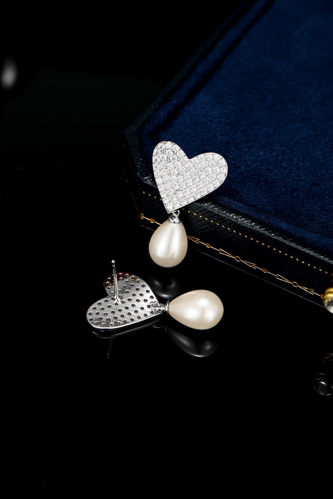 Hilary Heart Diamond Pearl Earrings