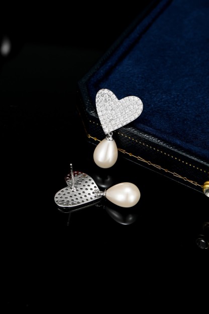 Hilary Heart Diamond Pearl Earrings