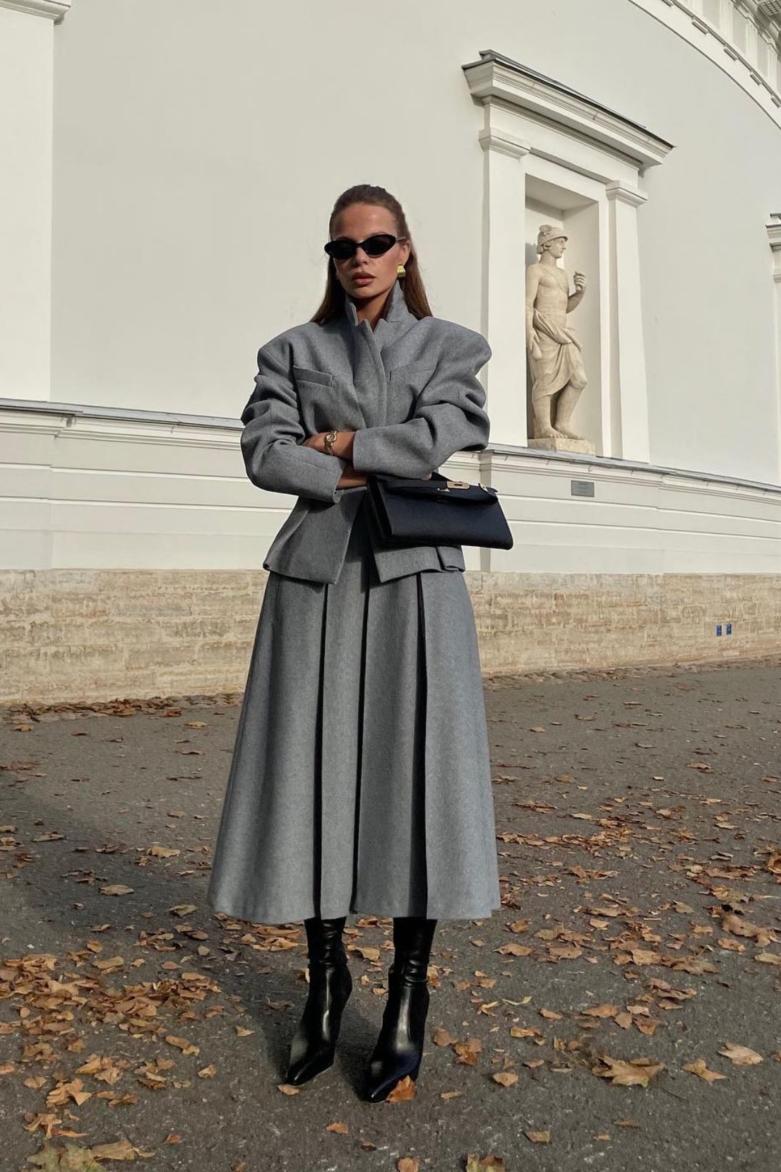 Soft wool cape with a stand-up collar - white | Comma