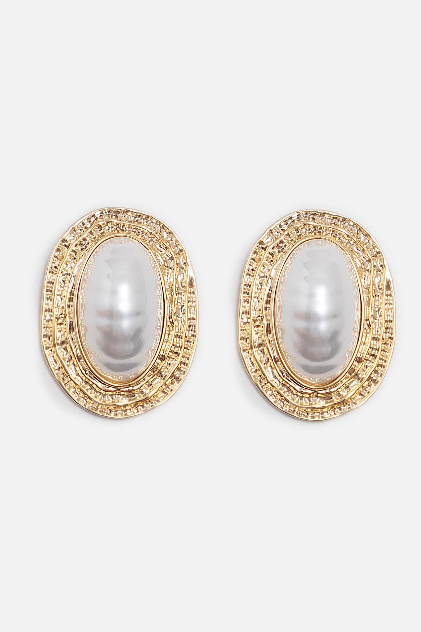 Textured Pearl Stud Earrings