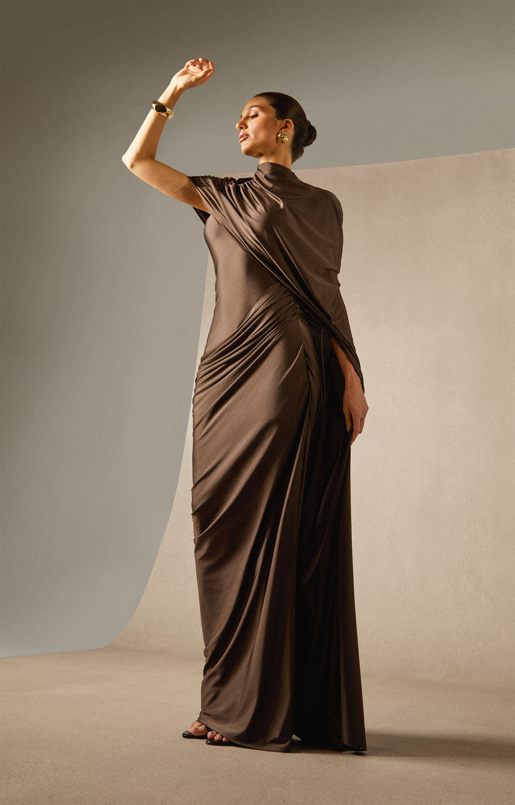 リルアー　drape design dress M-Long brown Draped Long High Neck Dress - Brown
