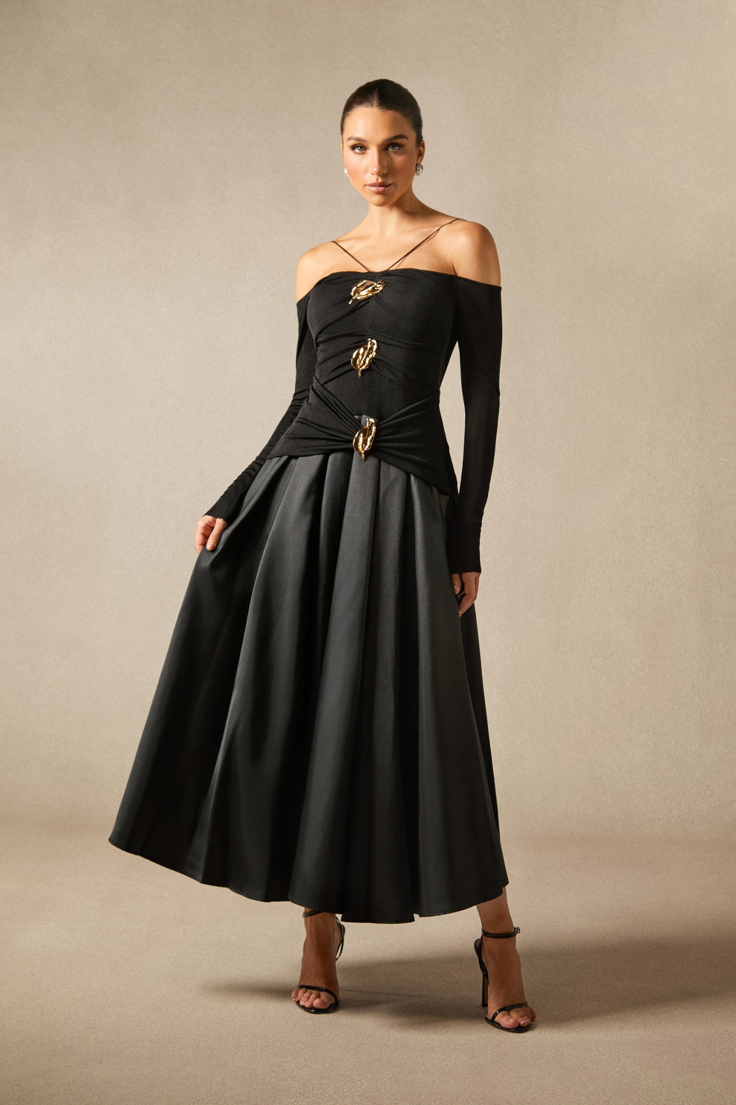 sunfere Φόρεμα Katherine με έξω τους ώμους και τιράντεςήRomantic Sparkle Cold-Shoulder Maxi Dress