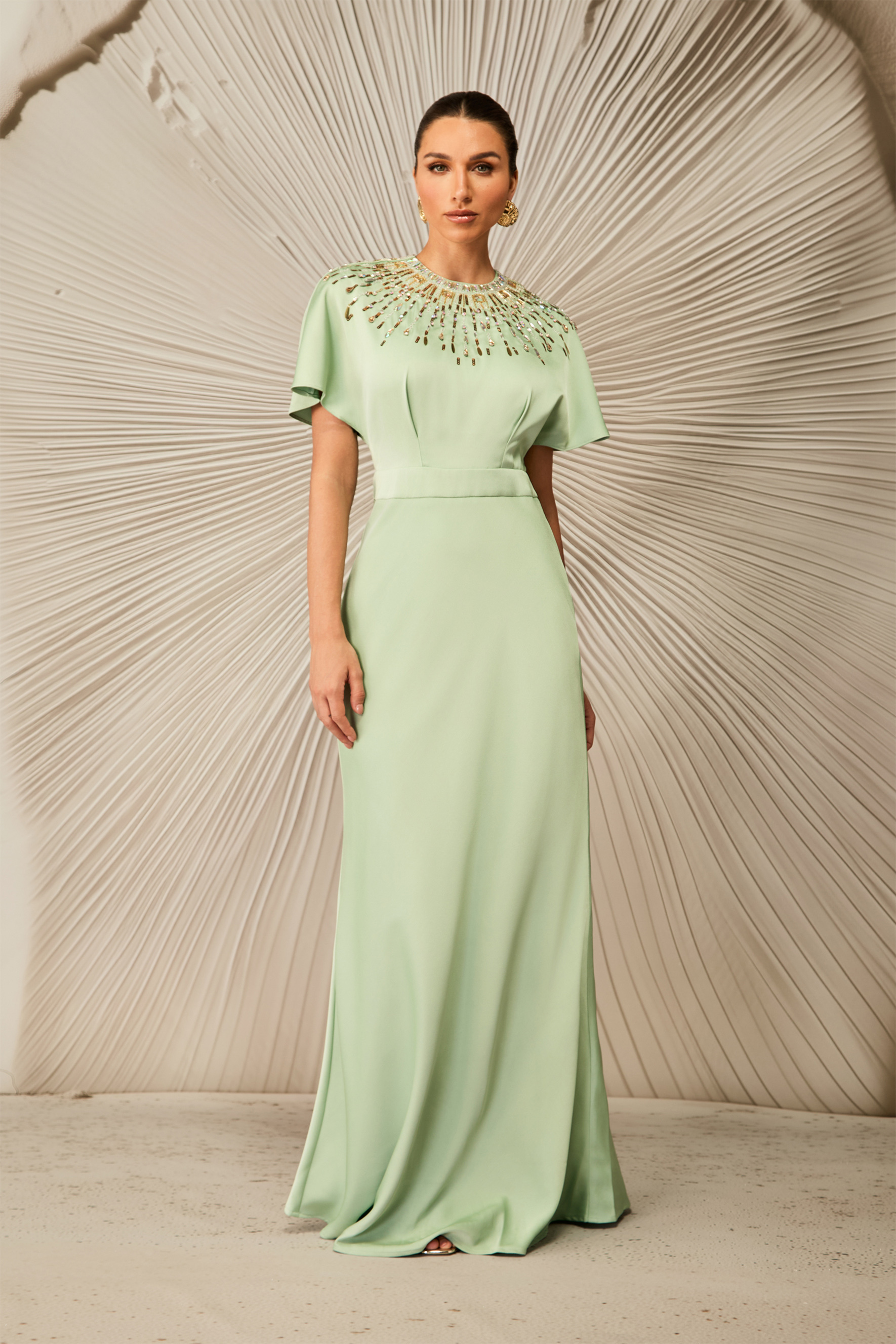 sunfere Cynthia Crystal Dekorerad Kortärmad Satin Maxi Klänning