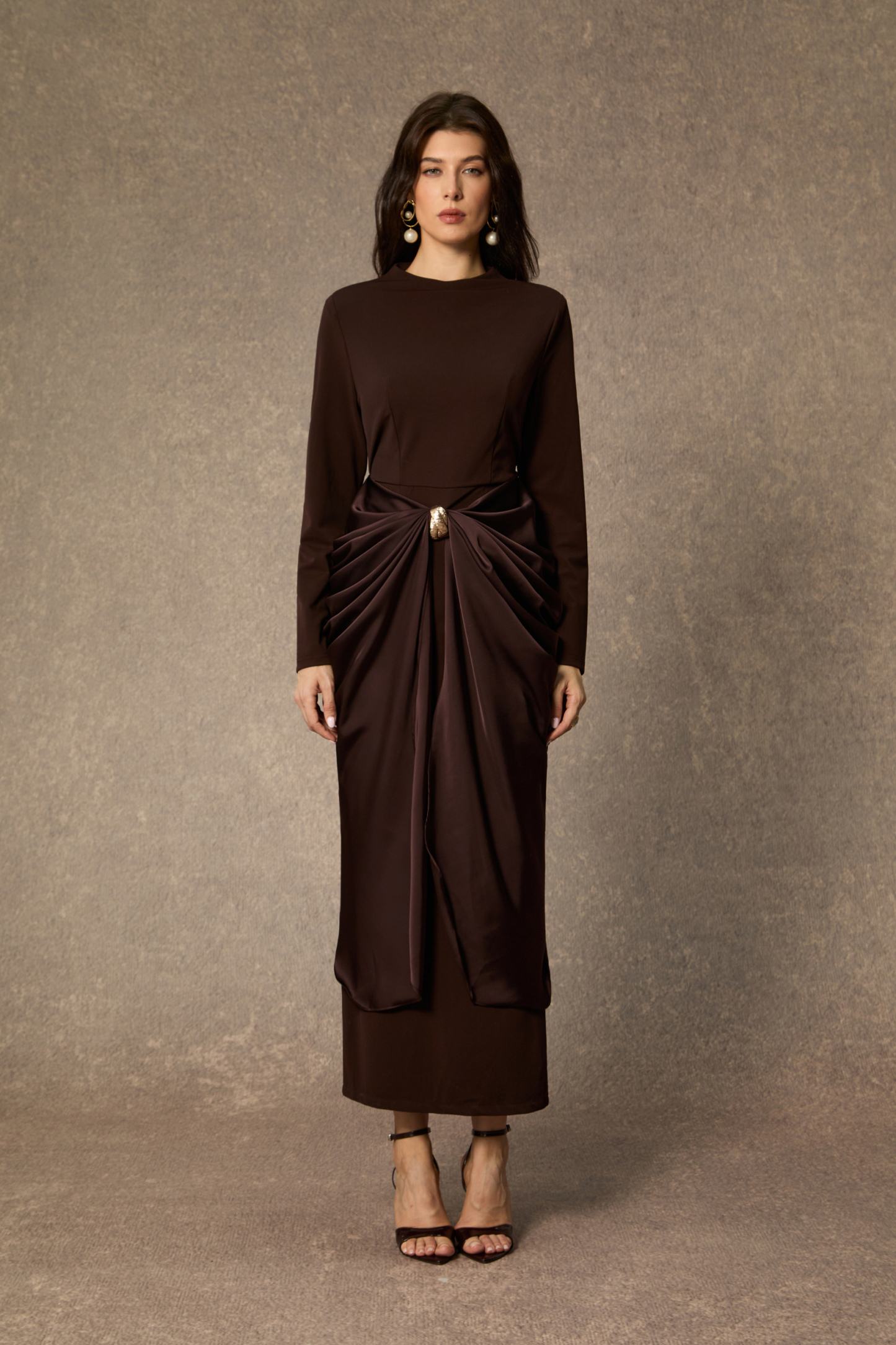 sunfere Vestido Midi Draped con Detalle de Metal Marrón de Actitud Refinada o
