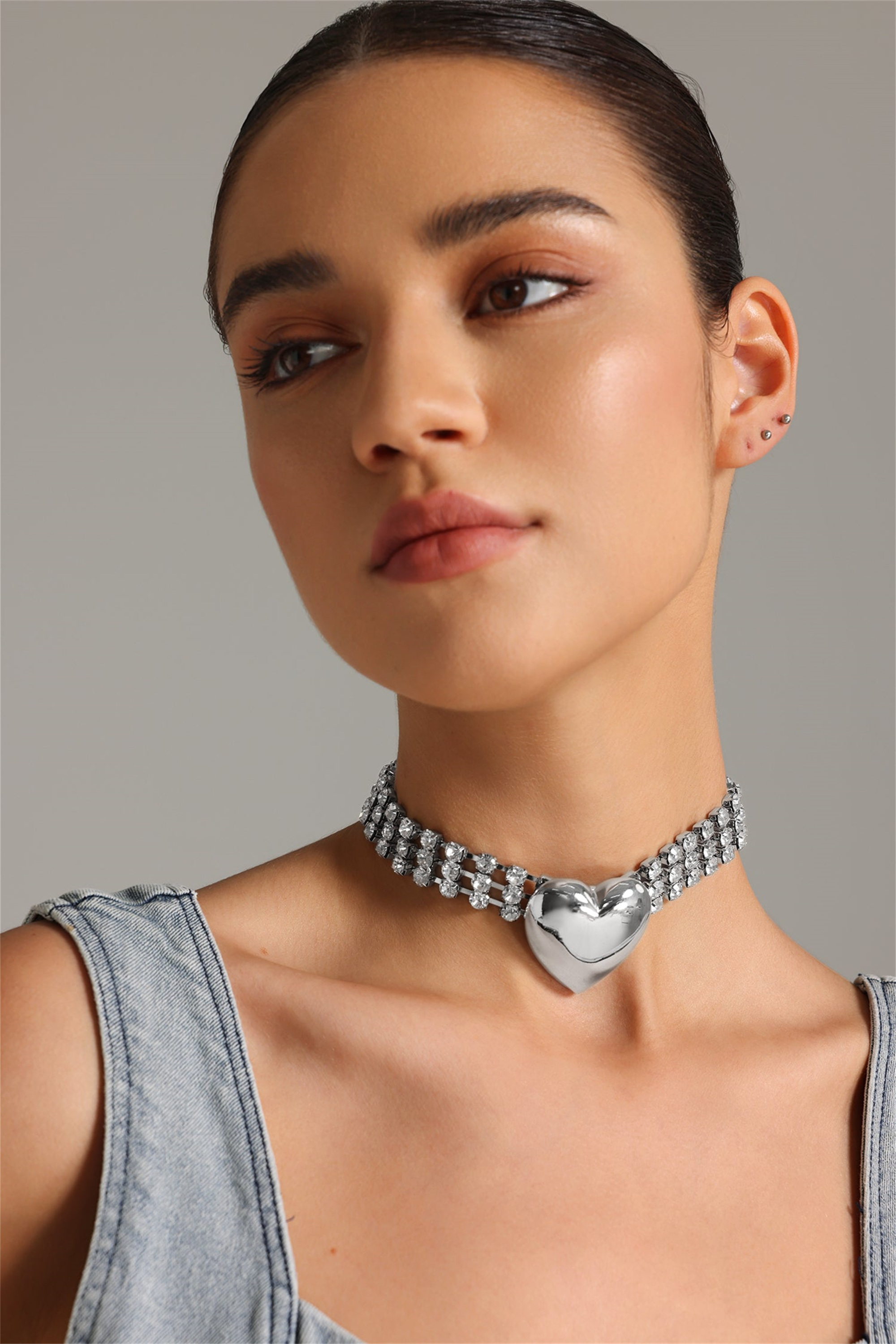 Metal Heart Embellished Rhinestone Choker-Sunfere