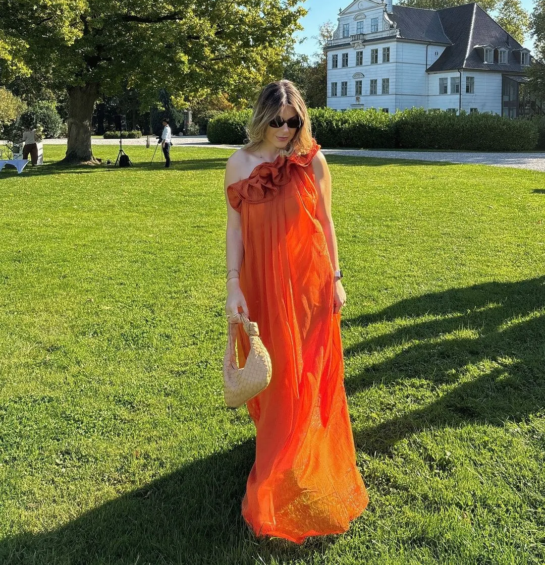 {"default":"Hedda One-shoulder Floral Maxi Dress,wedding guest dresses,Autumn Wedding Guest Dresses"}
