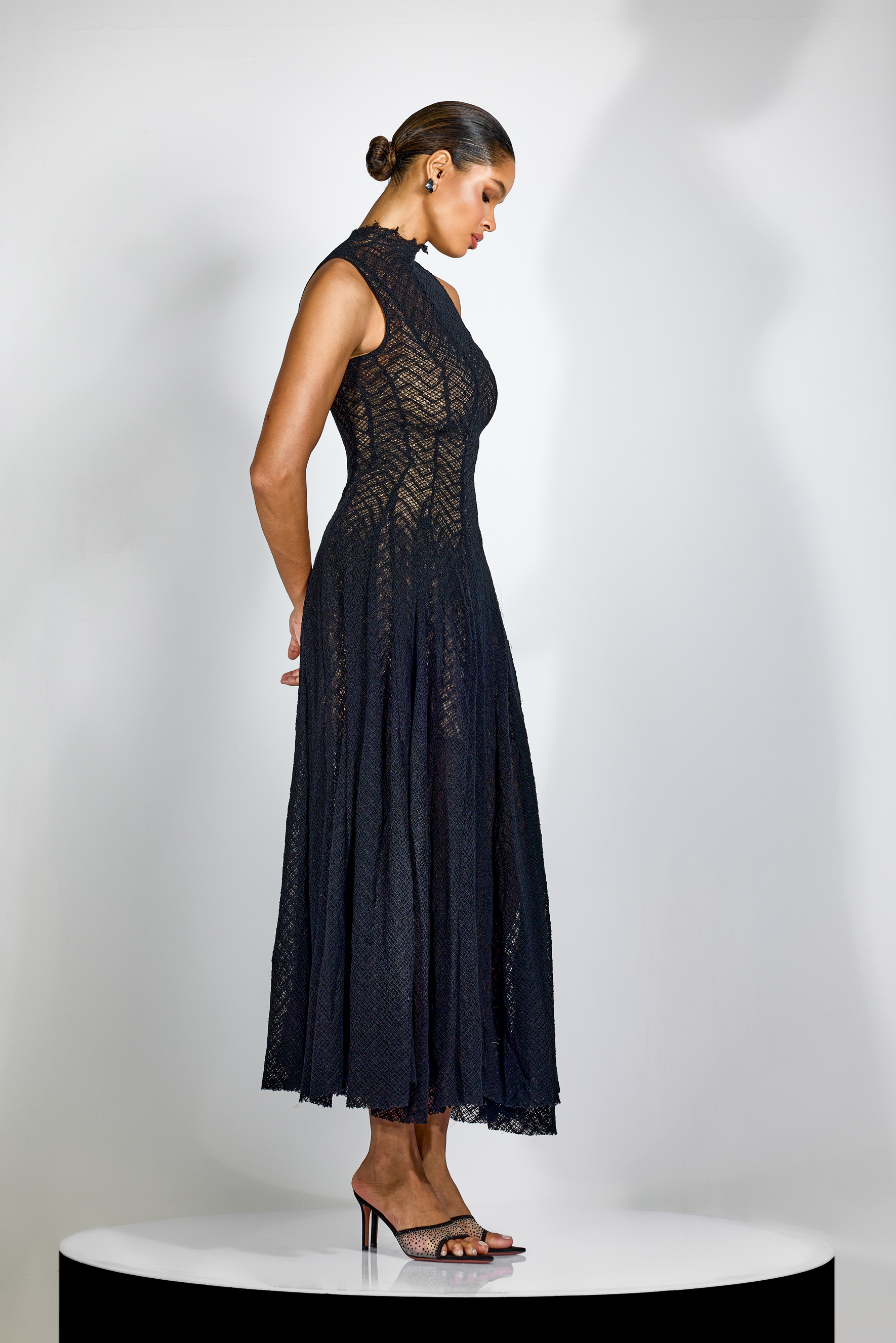 [BEENTRILL]★ROUND NECK BACK SLIT STRING OVERFIT DRESS Round Neck Tie Belt Slit Sleeveless Sweater Dress