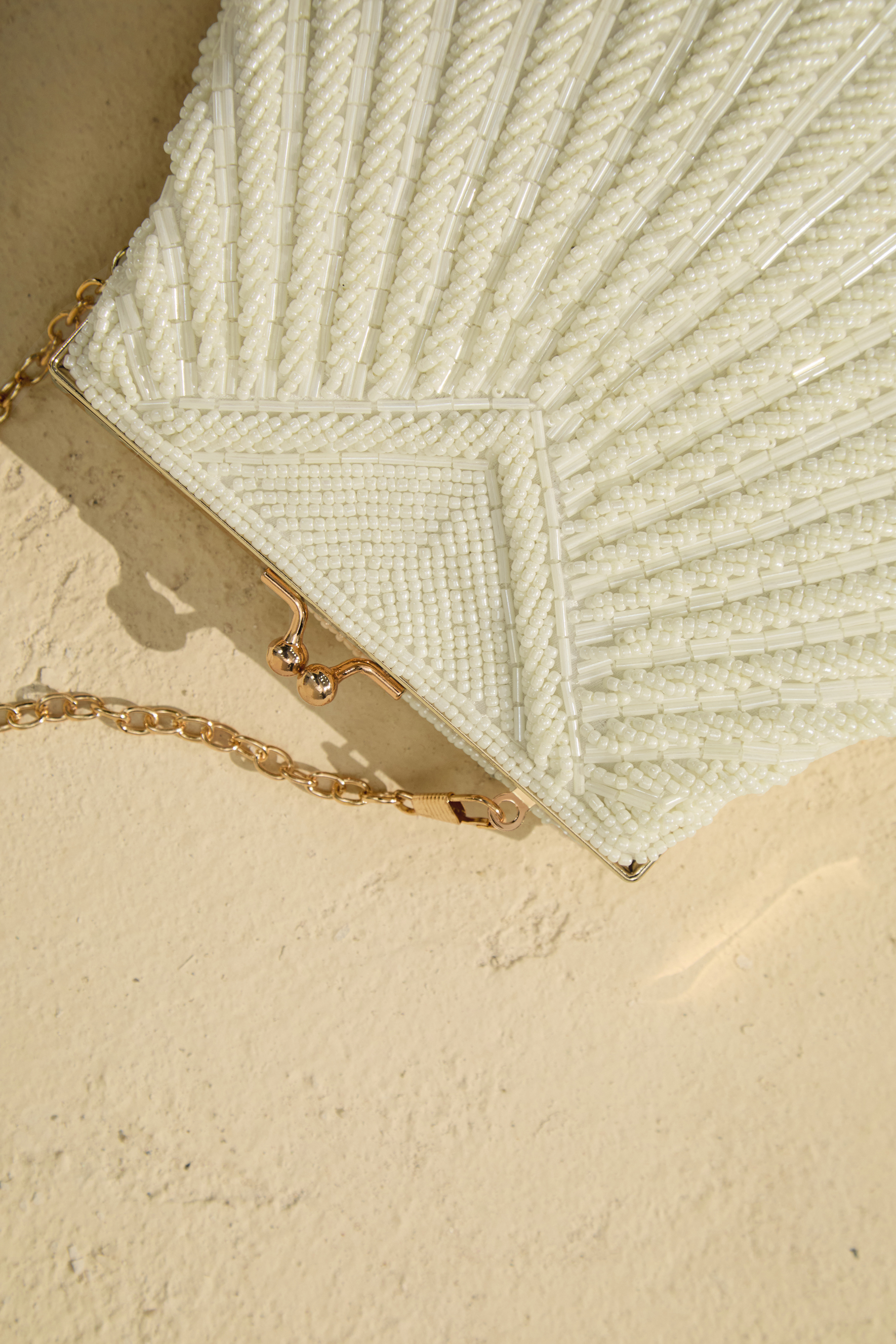 Woven Pearl Embellished Seashell Handbag