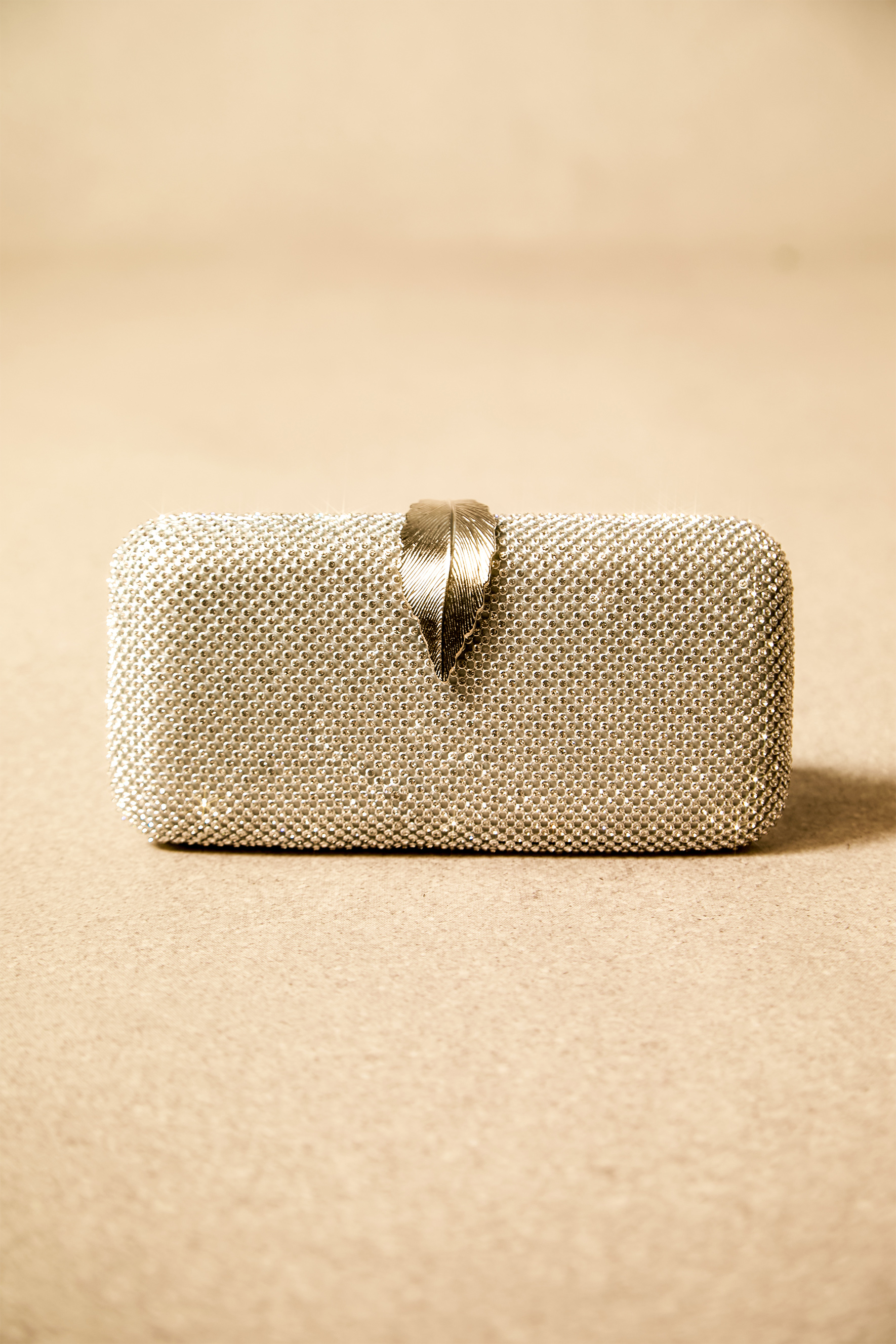 Rhinestone Embellished Leaf Clasp Clutch Bag