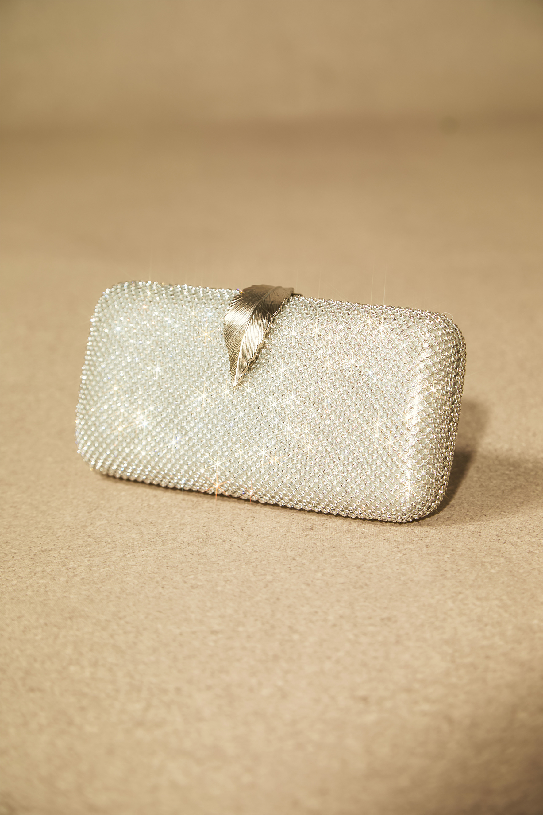 Rhinestone Embellished Leaf Clasp Clutch Bag