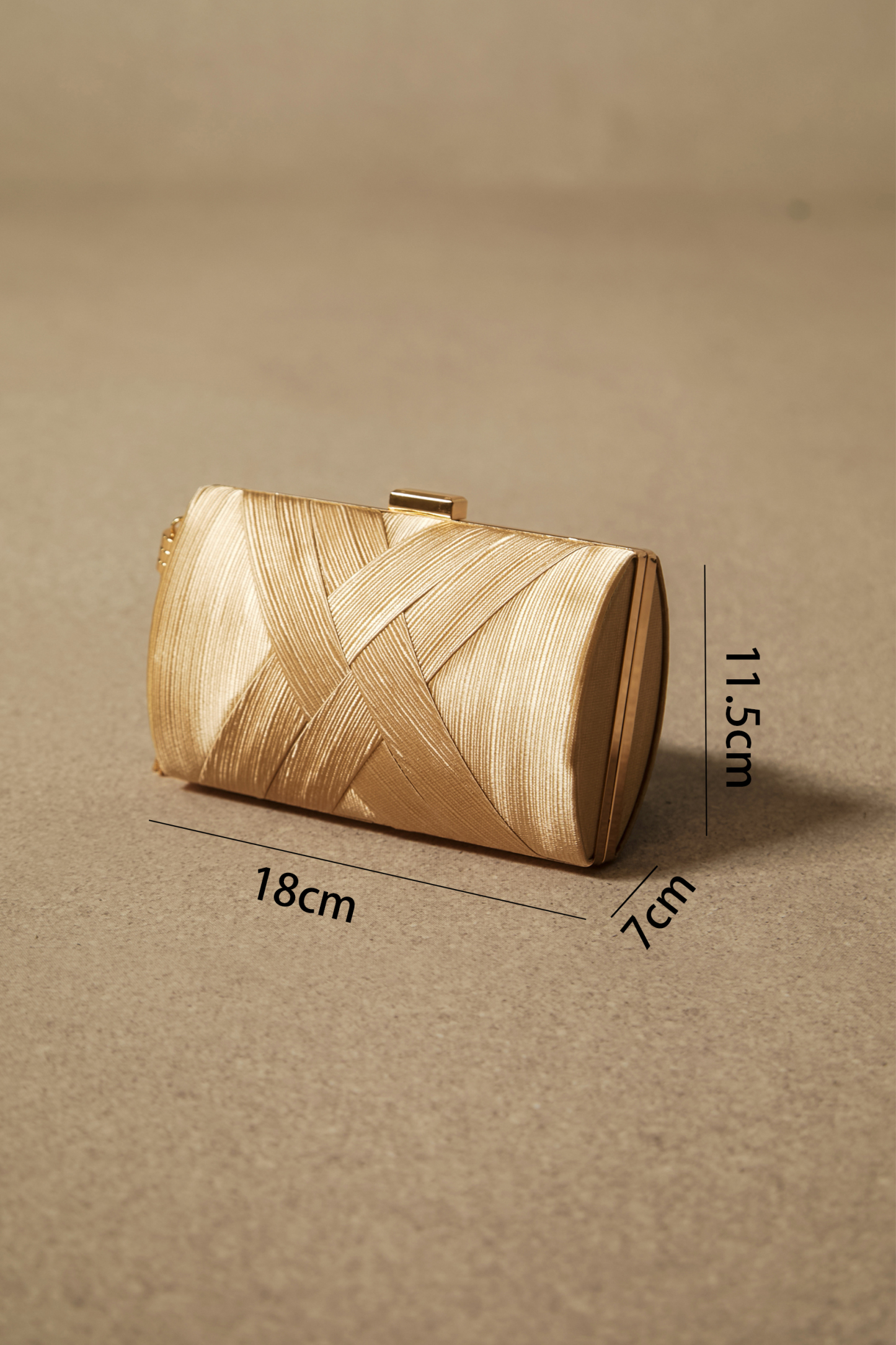 Textured Pattern Tassel Clutch Bag