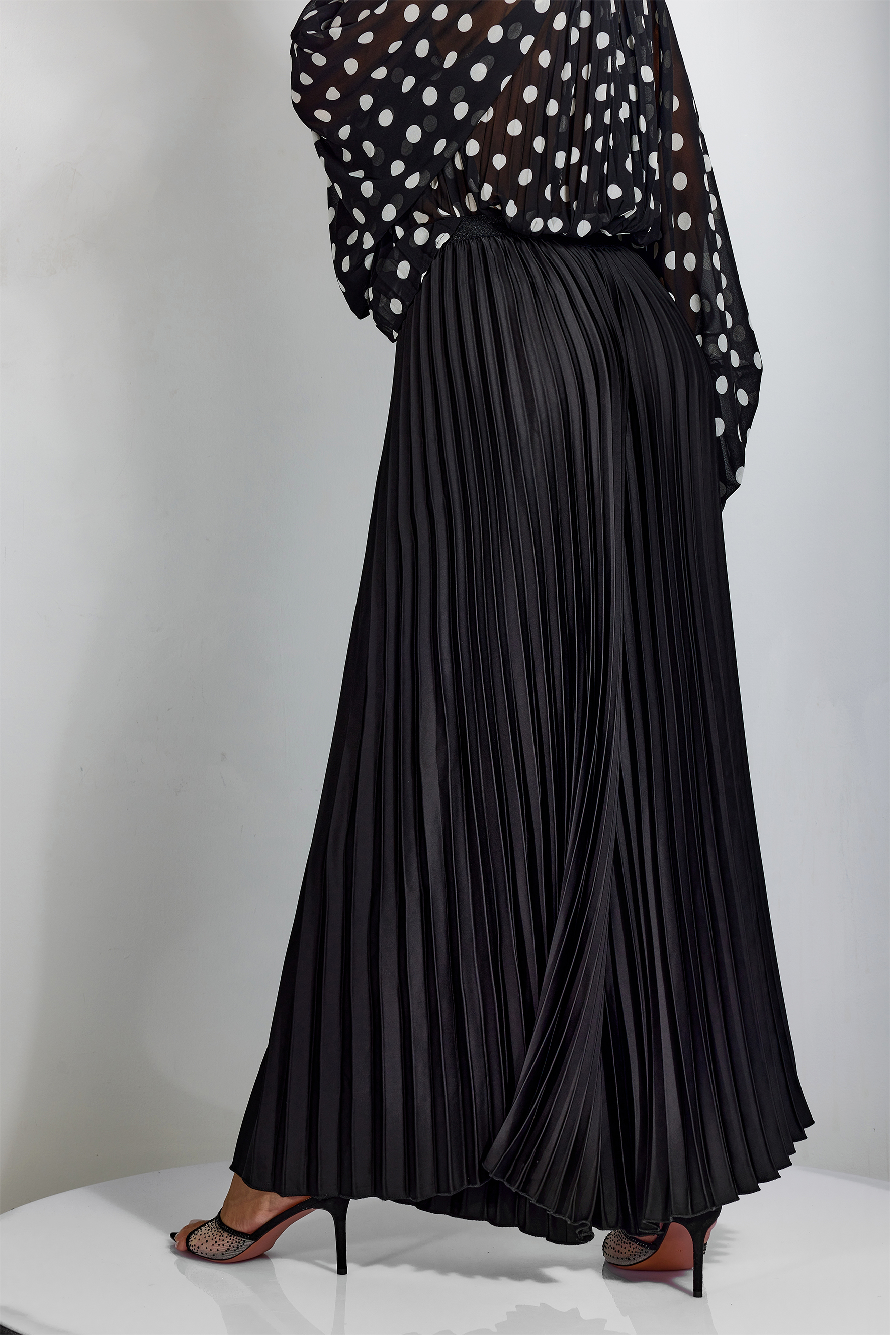 'S SOLEZIA[ソレジア] Asymmetrical Pleated Flare One Piece S SOLEZIA[ソレジア] Asymmetrical Pleated Flare One Piece ('S