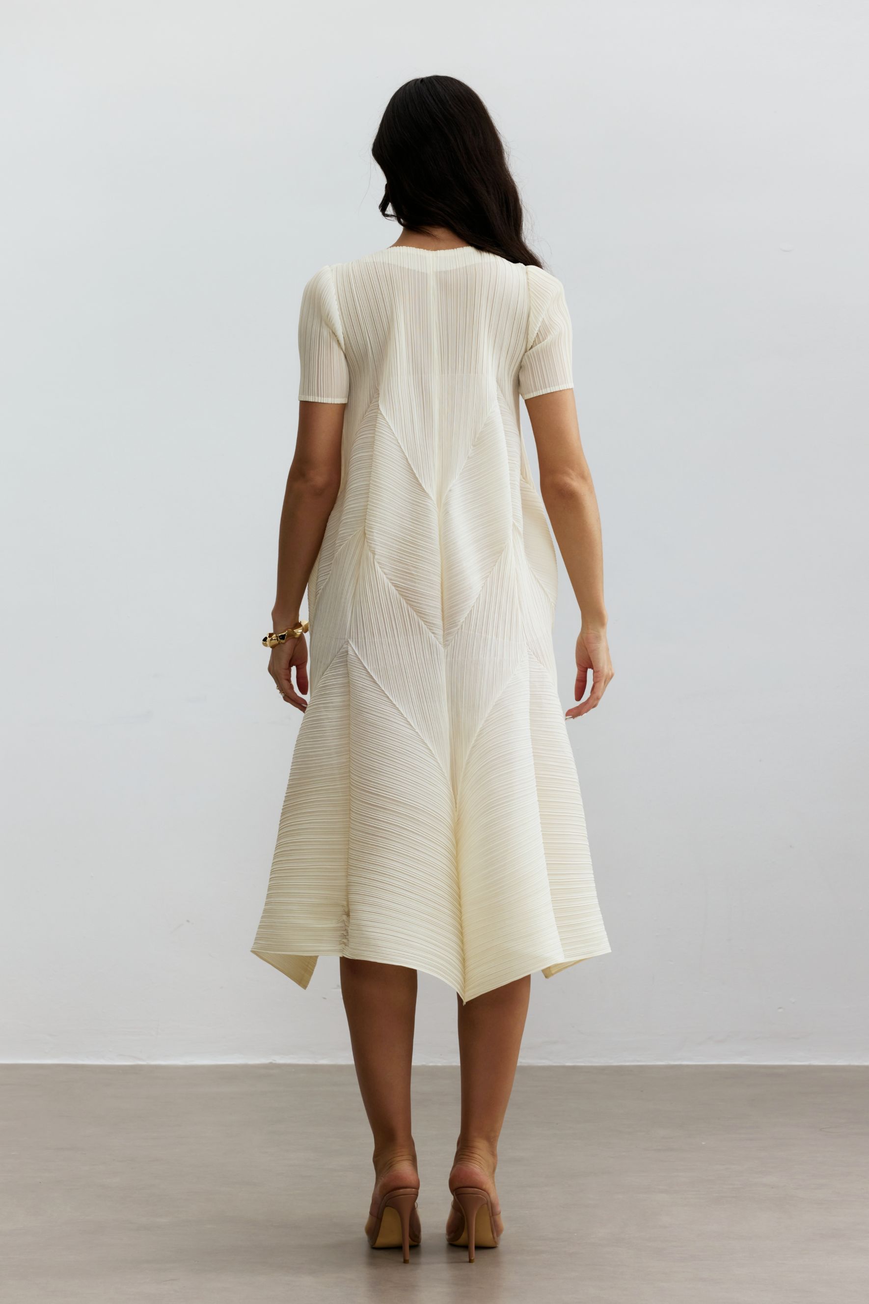 Kirstyn Short Sleeve Textured Midi Dress