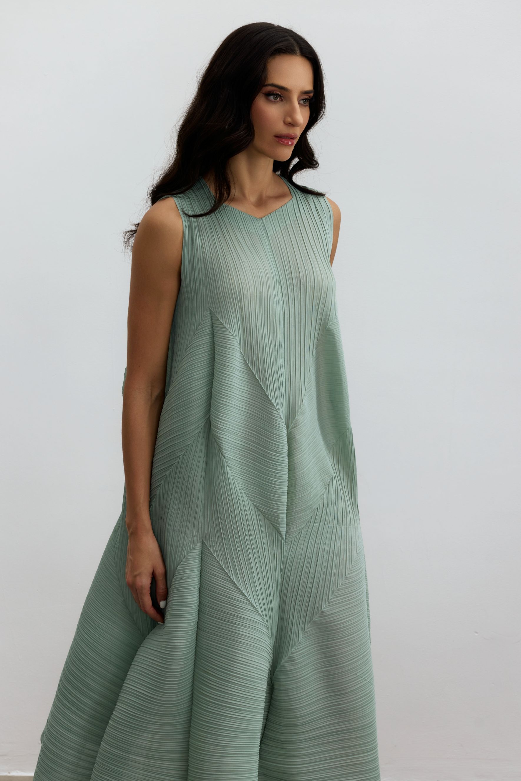 Brenda Pleated Sleeveless Midi Dress