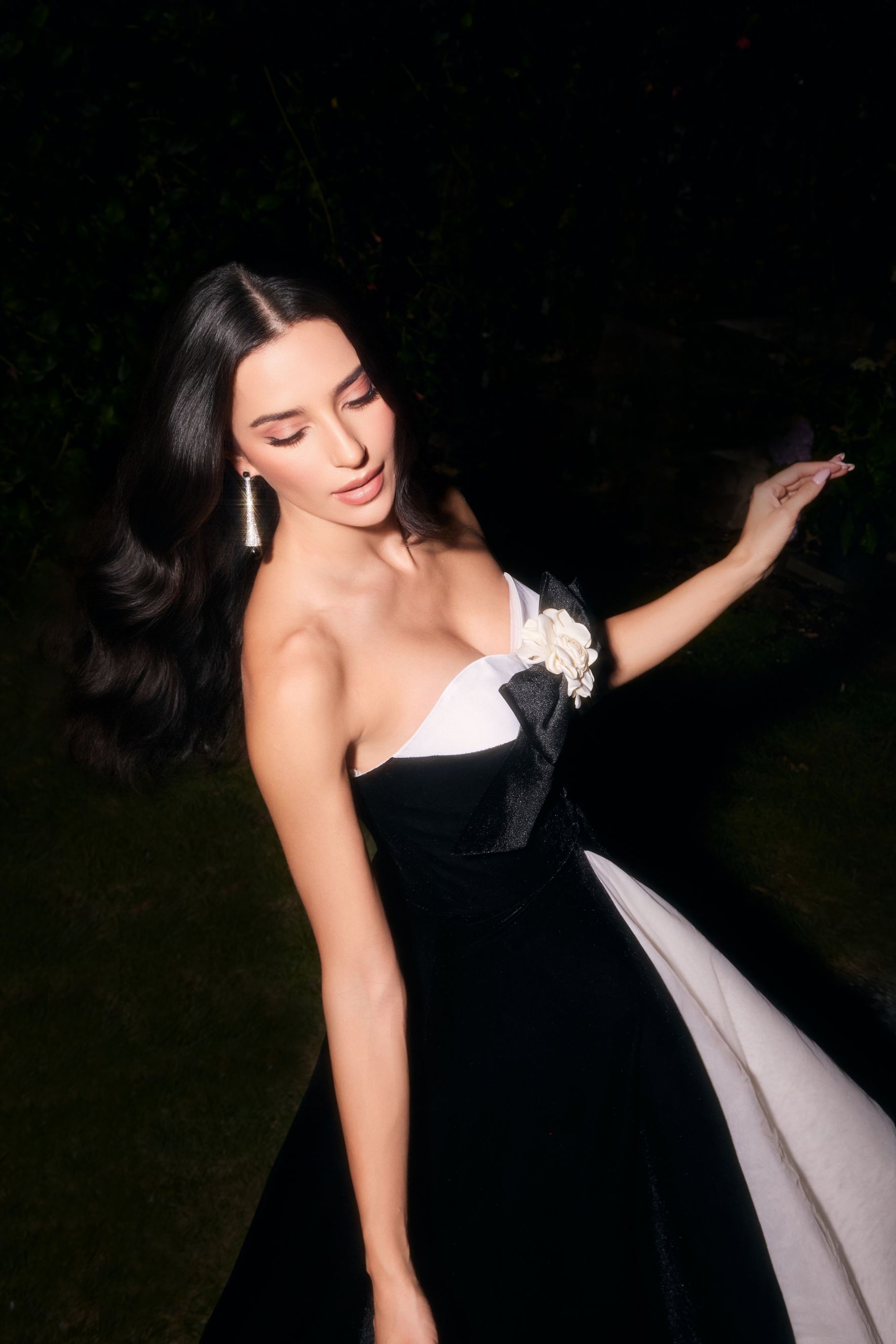 Fabulous Phenomenon Black Velvet Bow Contrast Midi Dress