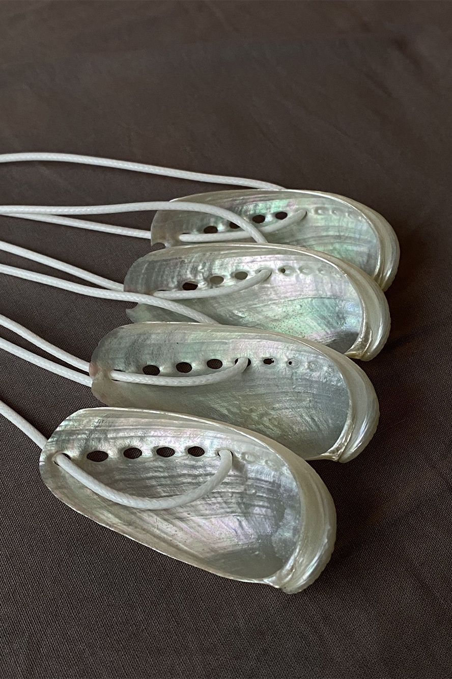 Shell Pendant Pearl Necklace