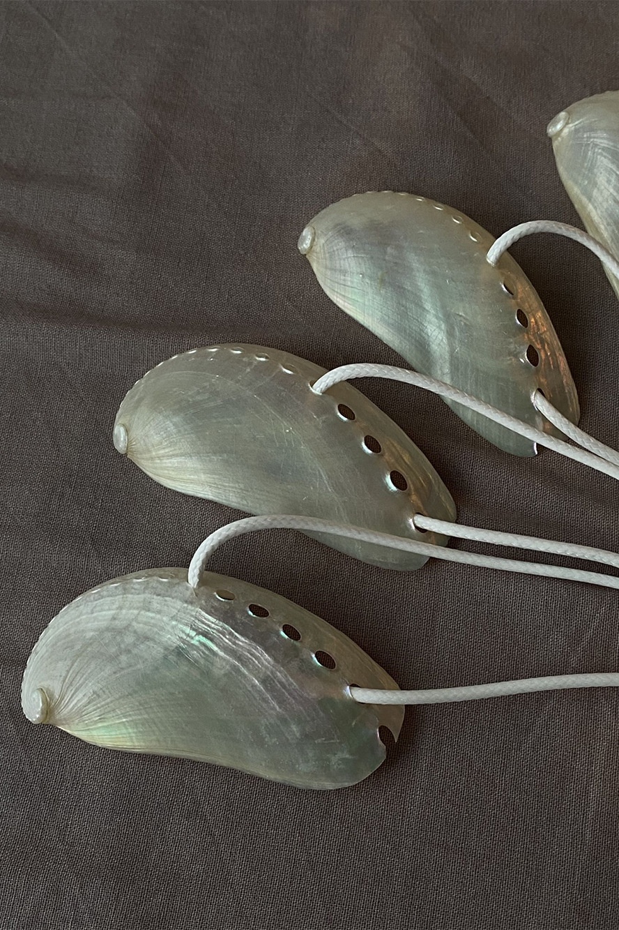 Shell Pendant Pearl Necklace