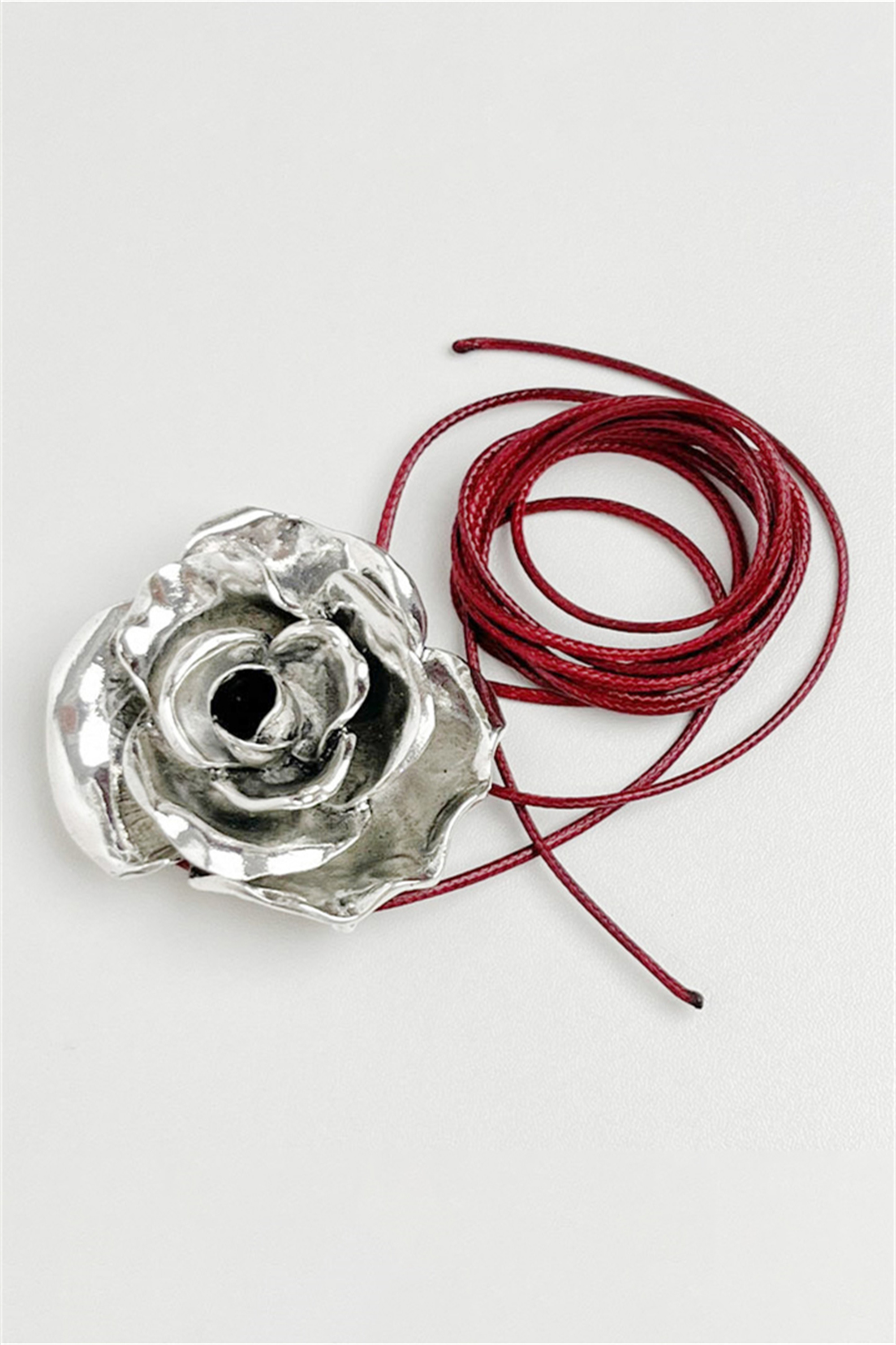 Alloy Flower Pendant Choker-Sunfere