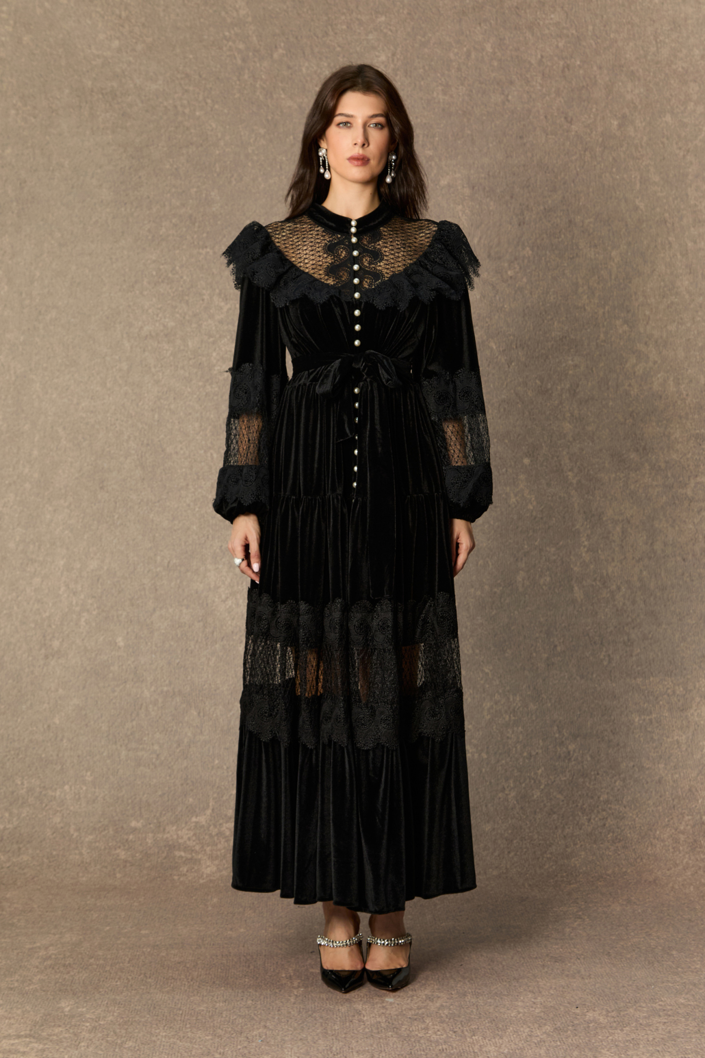 sunfere hermoso vestido maxi negro de terciopelo con panel de encaje