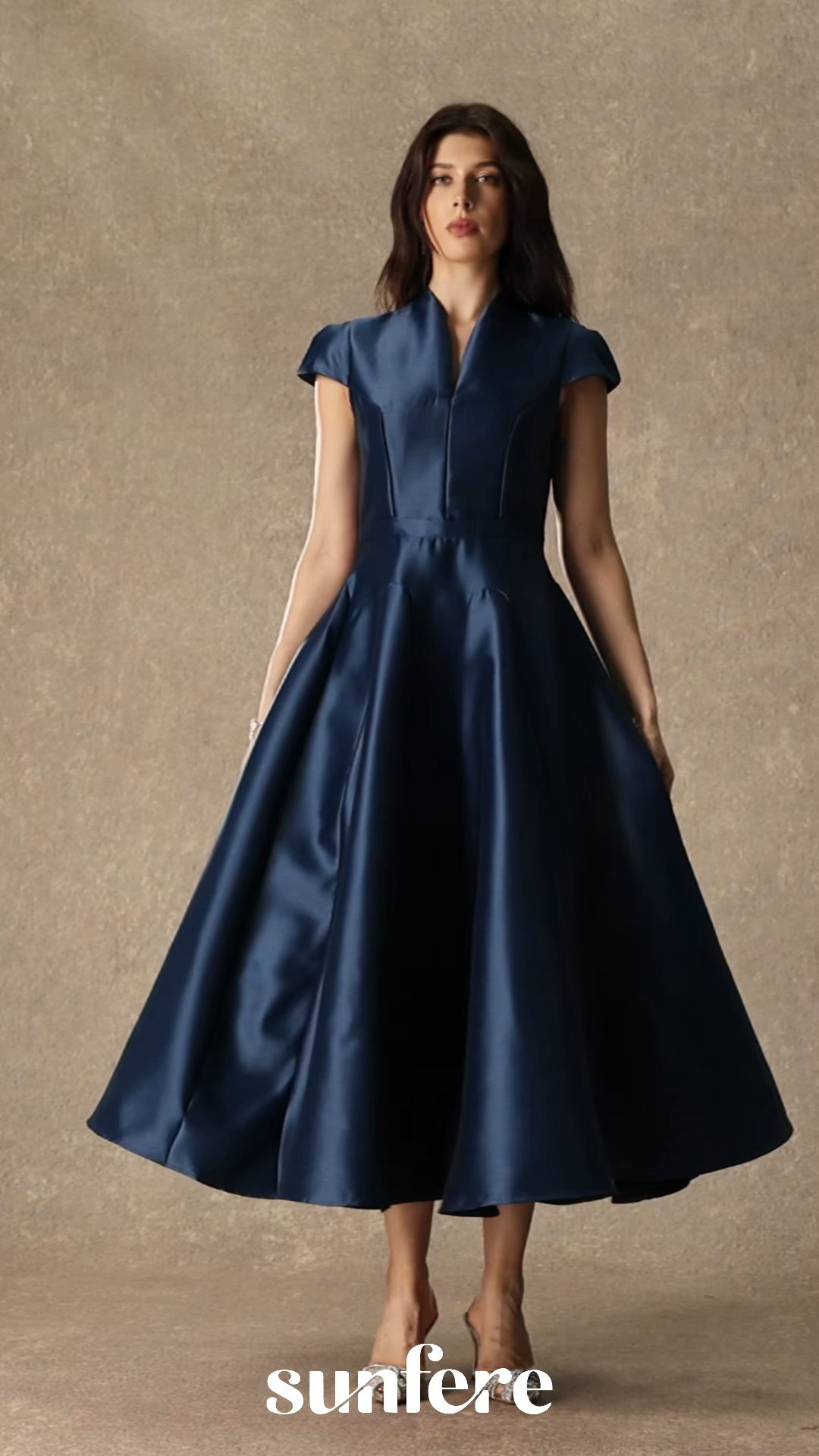 Lavish Looks Blue Cap Sleeve Notch V‑Neck Midi Dress