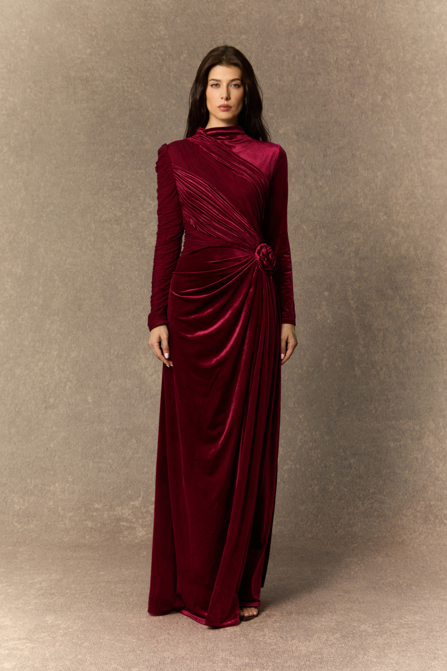 sunfere Amelia vestido maxi de terciopelo con cuerpo fruncido floral