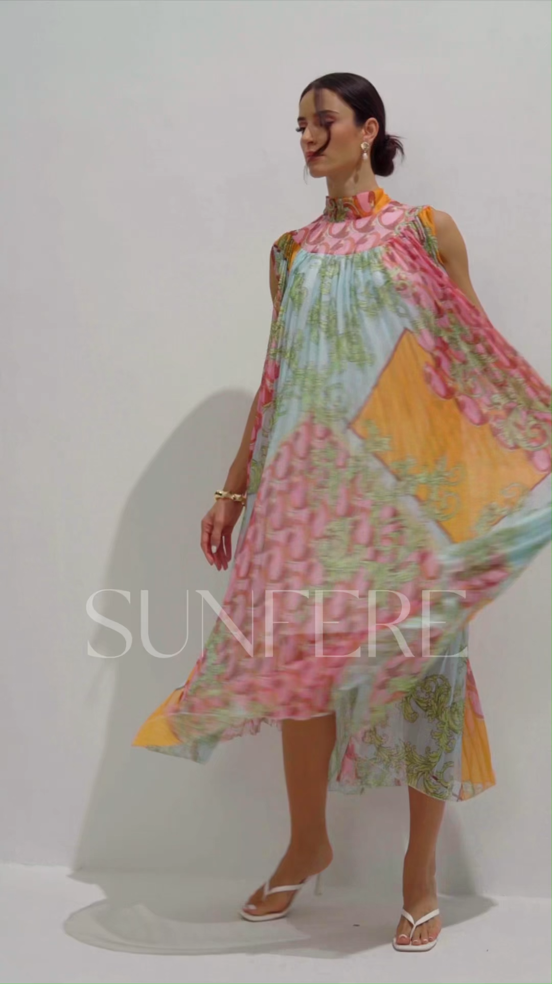 Martha Print Sleeveless Pleated Midi Dress