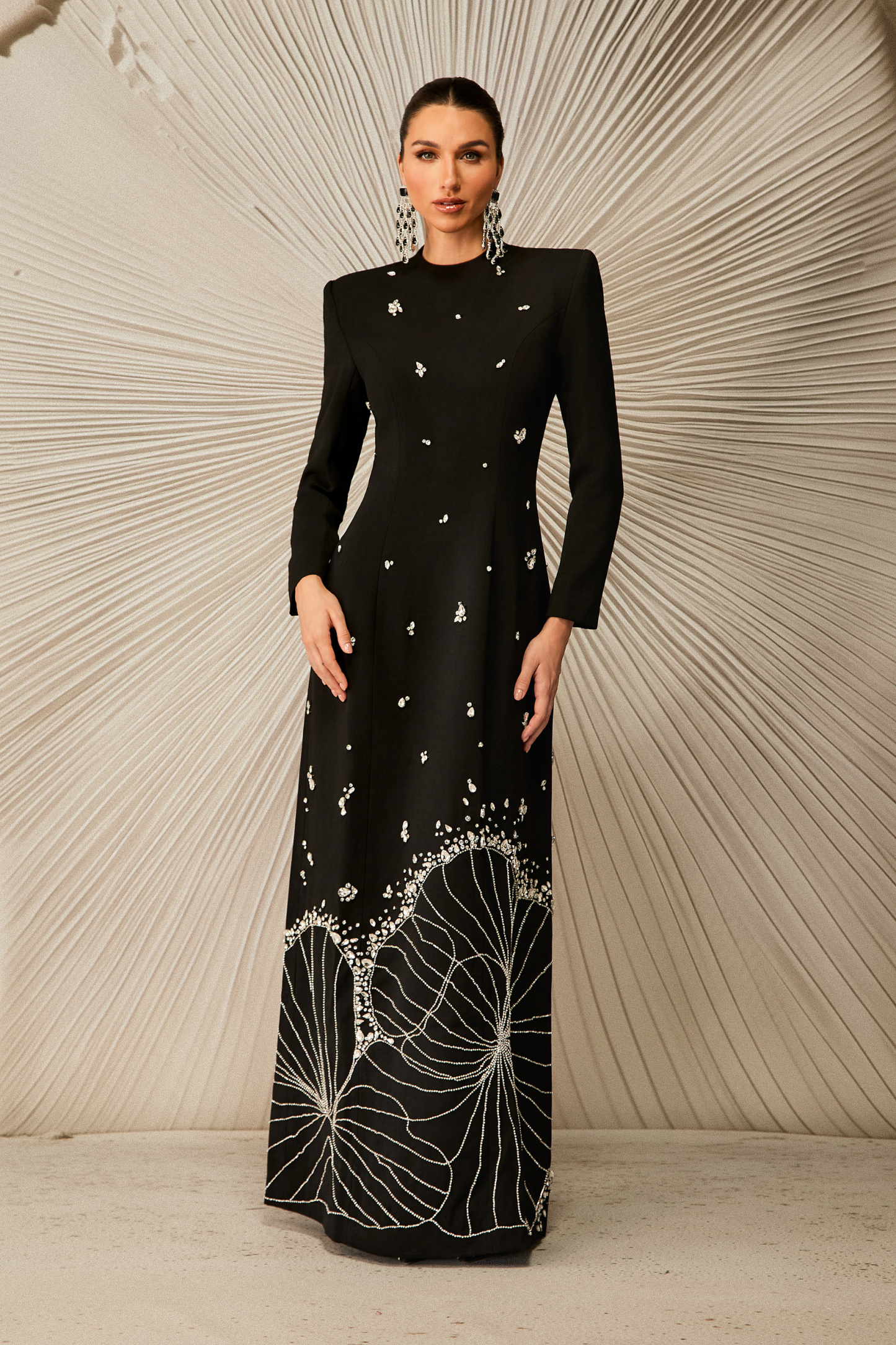 sunfere Virginia vestido maxi de manga larga con diamantes adornados