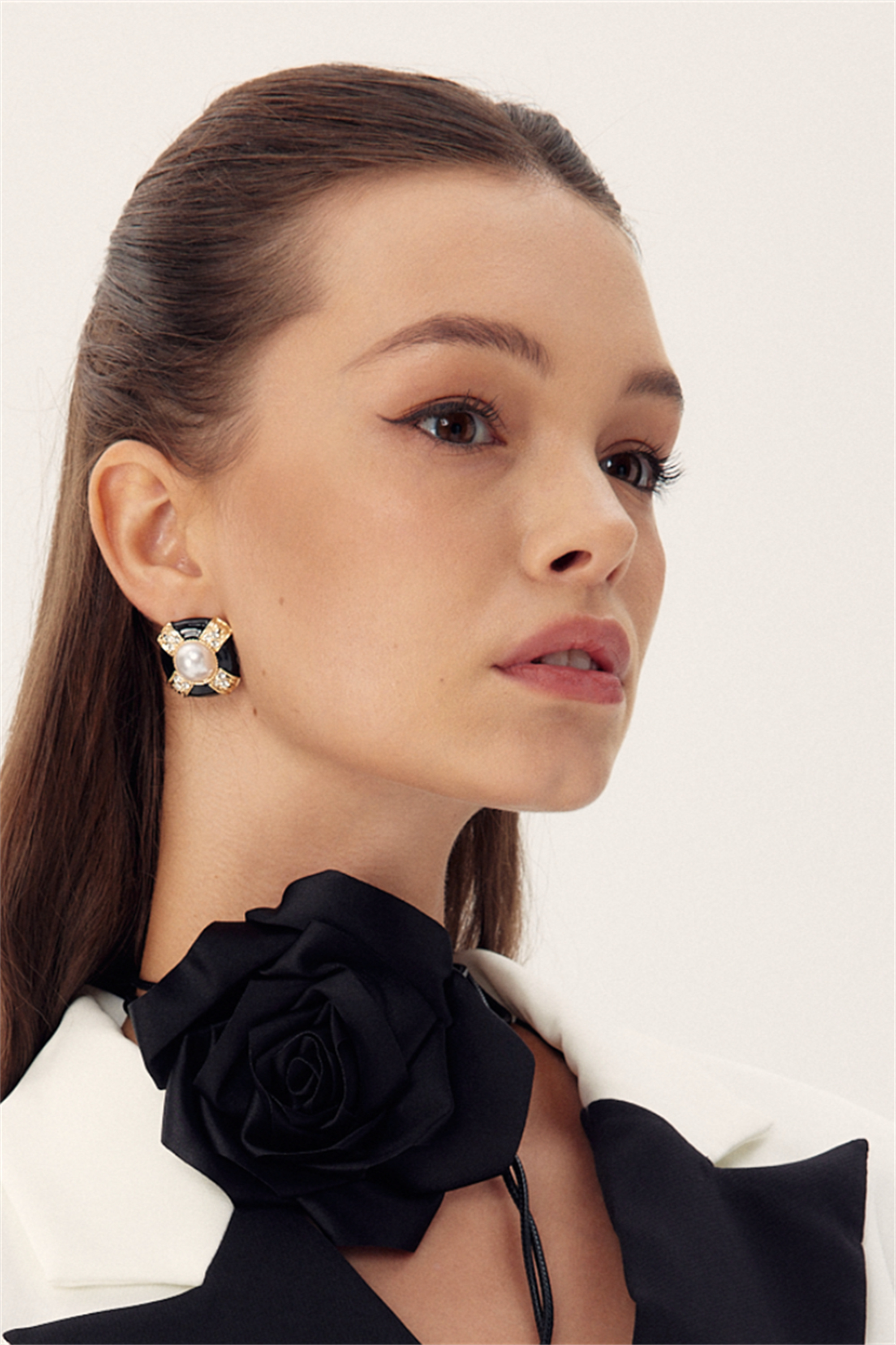 ◇Primaute◇ FLO CHOKER Satin Floral Choker Necklace | Black & White Glam - sunfere