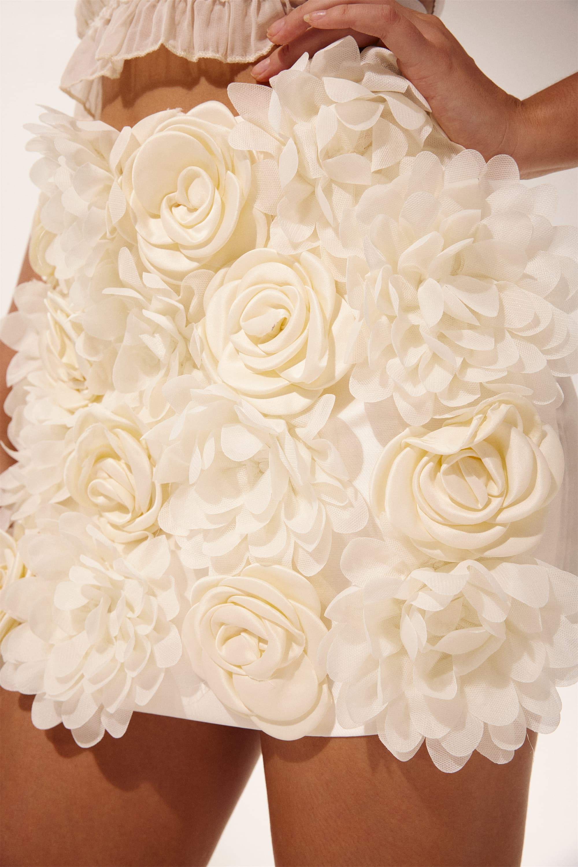 Celeste Mini Skirt | Beige Floral Glamour - sunfere
