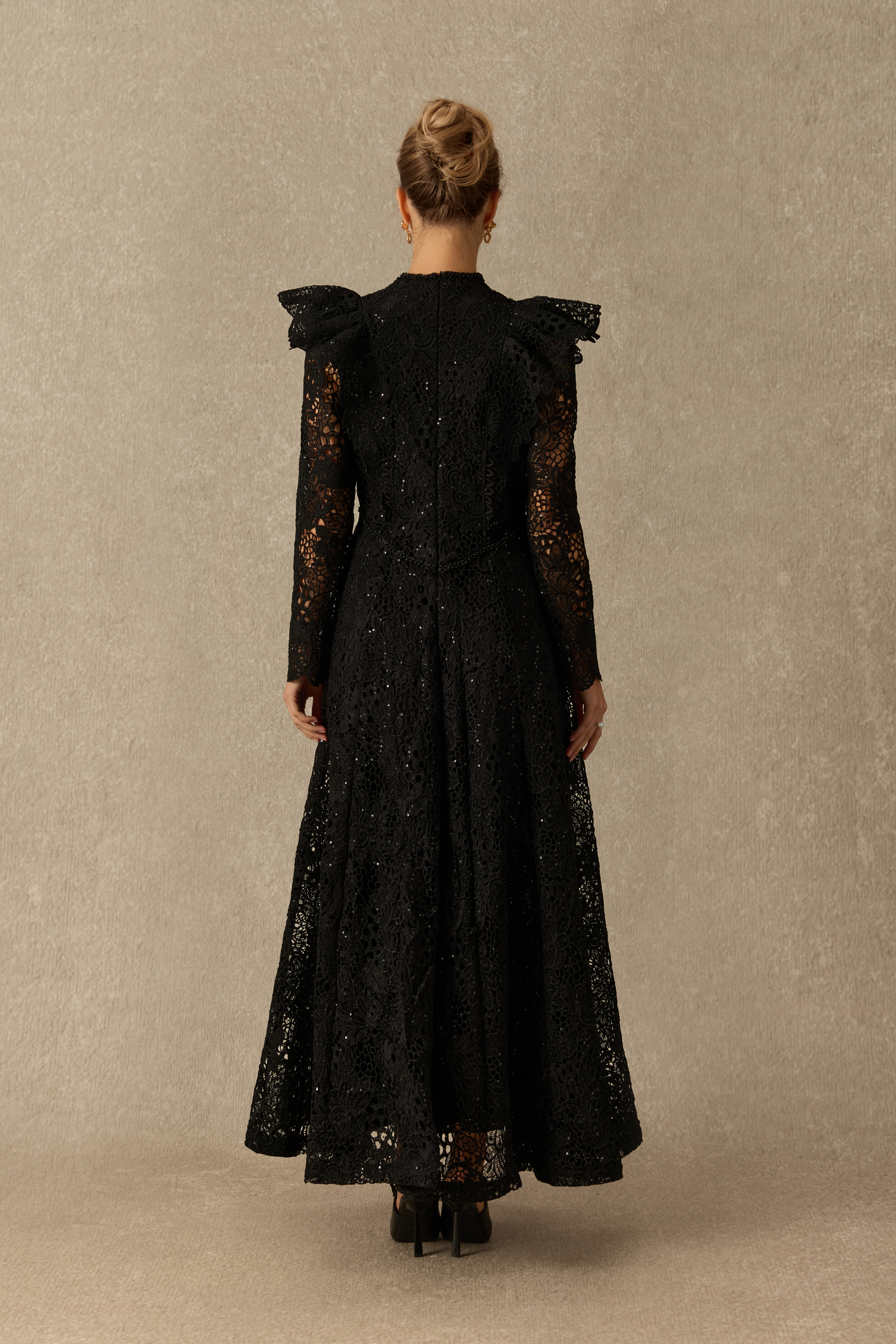 Star Of The Night Ruffle Shoulder Floral Lace Maxi Dress