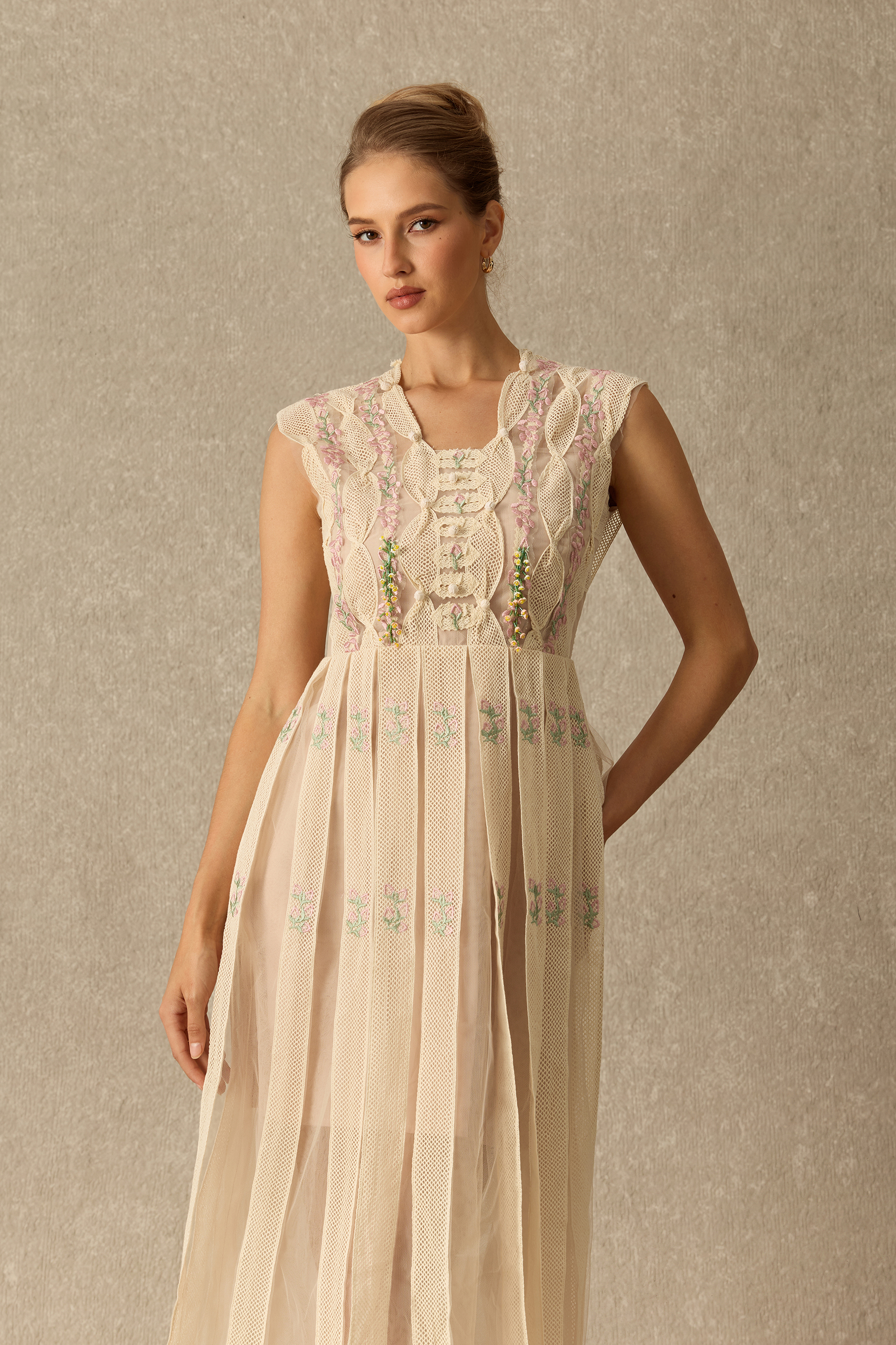 Spring Sweetheart Floral Embroidered Pleated Midi Dress
