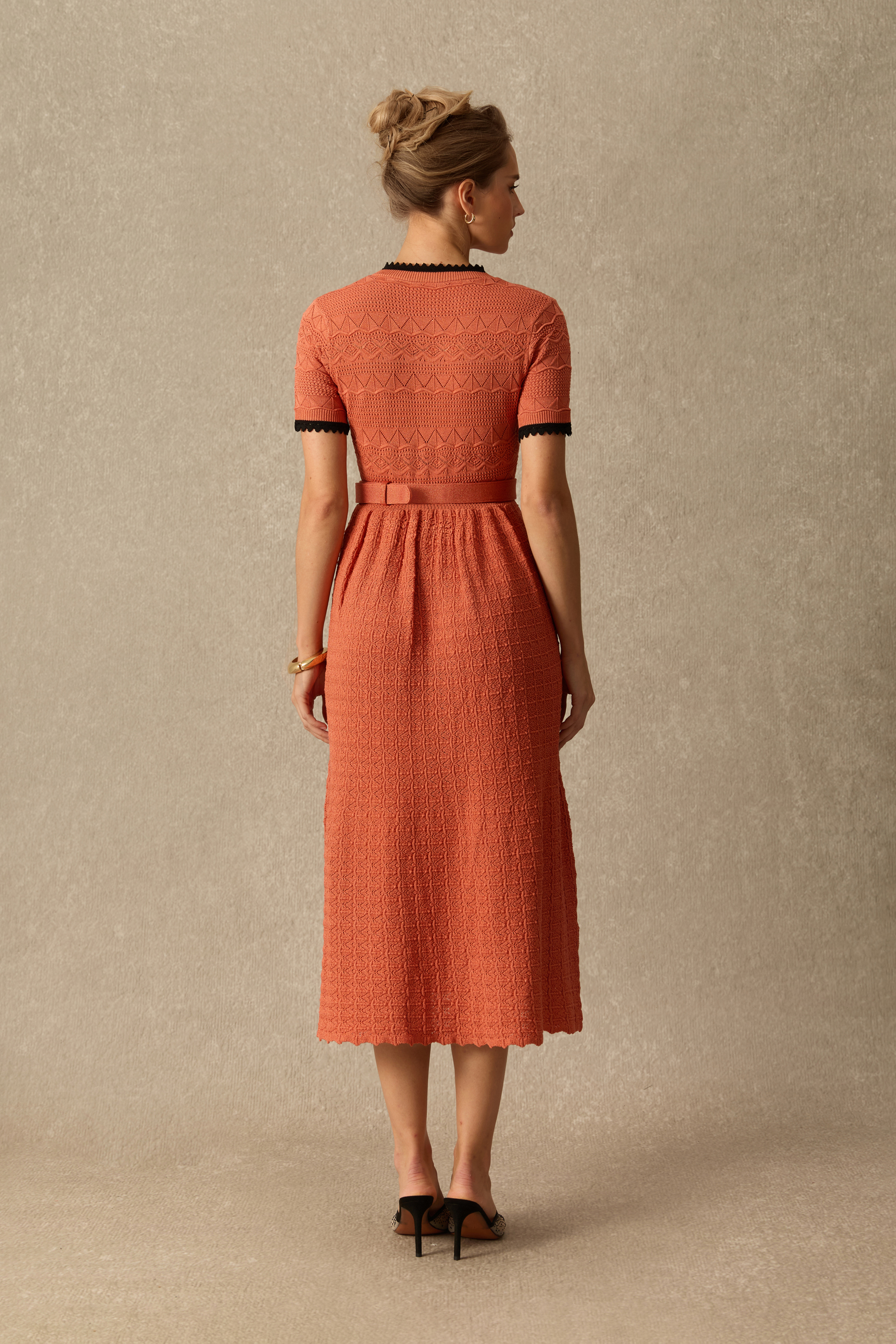 Remarkable Taste Short Sleeve Contrast Trim Knit Midi Dress