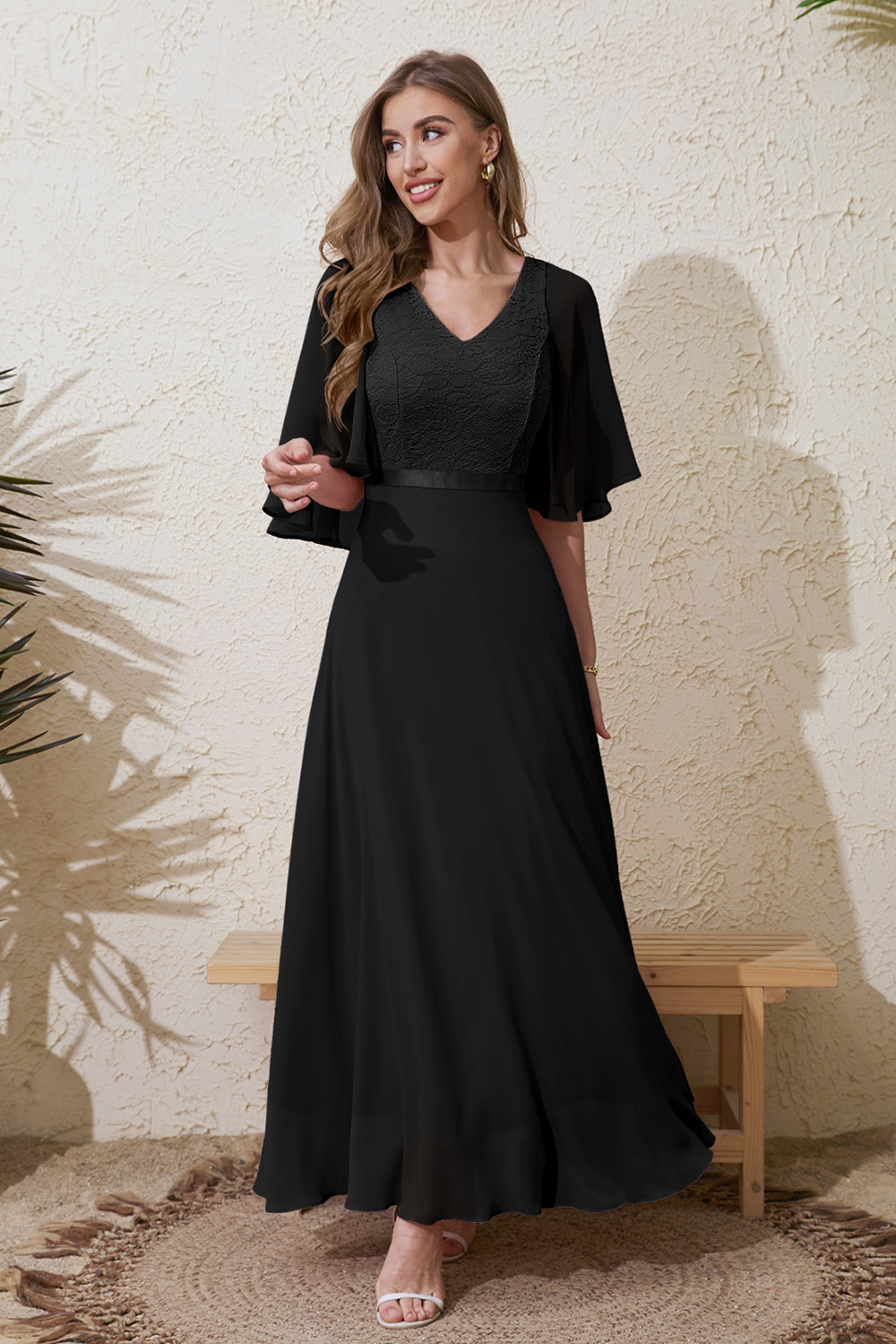 Elegant Black V-Neck Chiffon Evening Gown for Formal Occasions