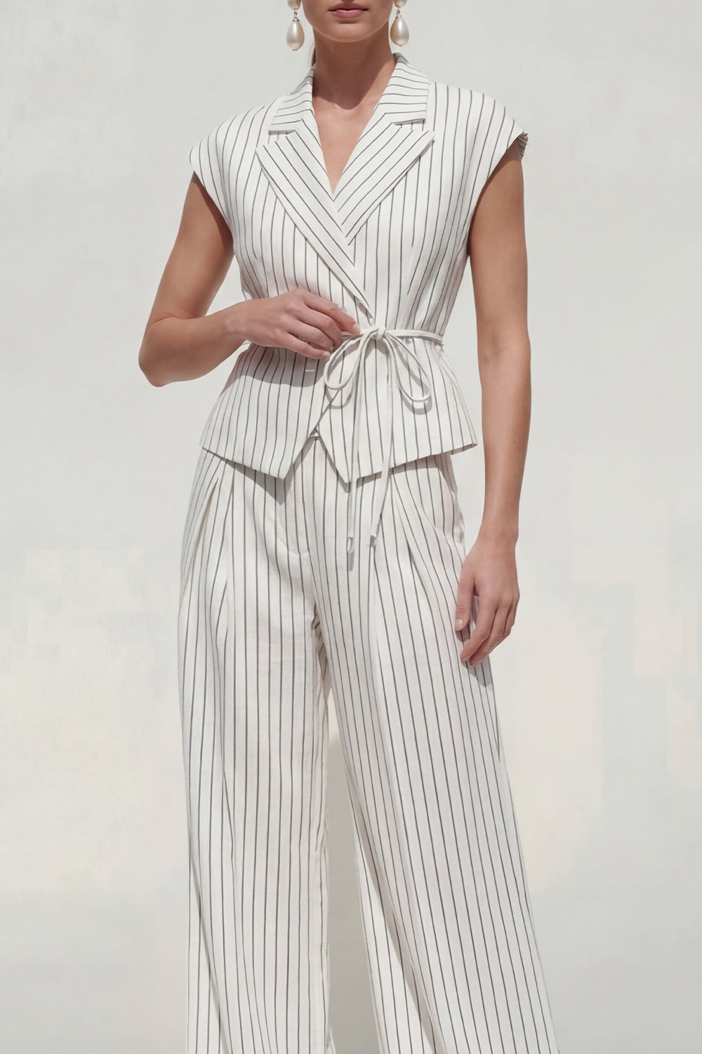 White 2 Piece Cap Sleeves Striped Notched Lapel Business Suits with Pockets