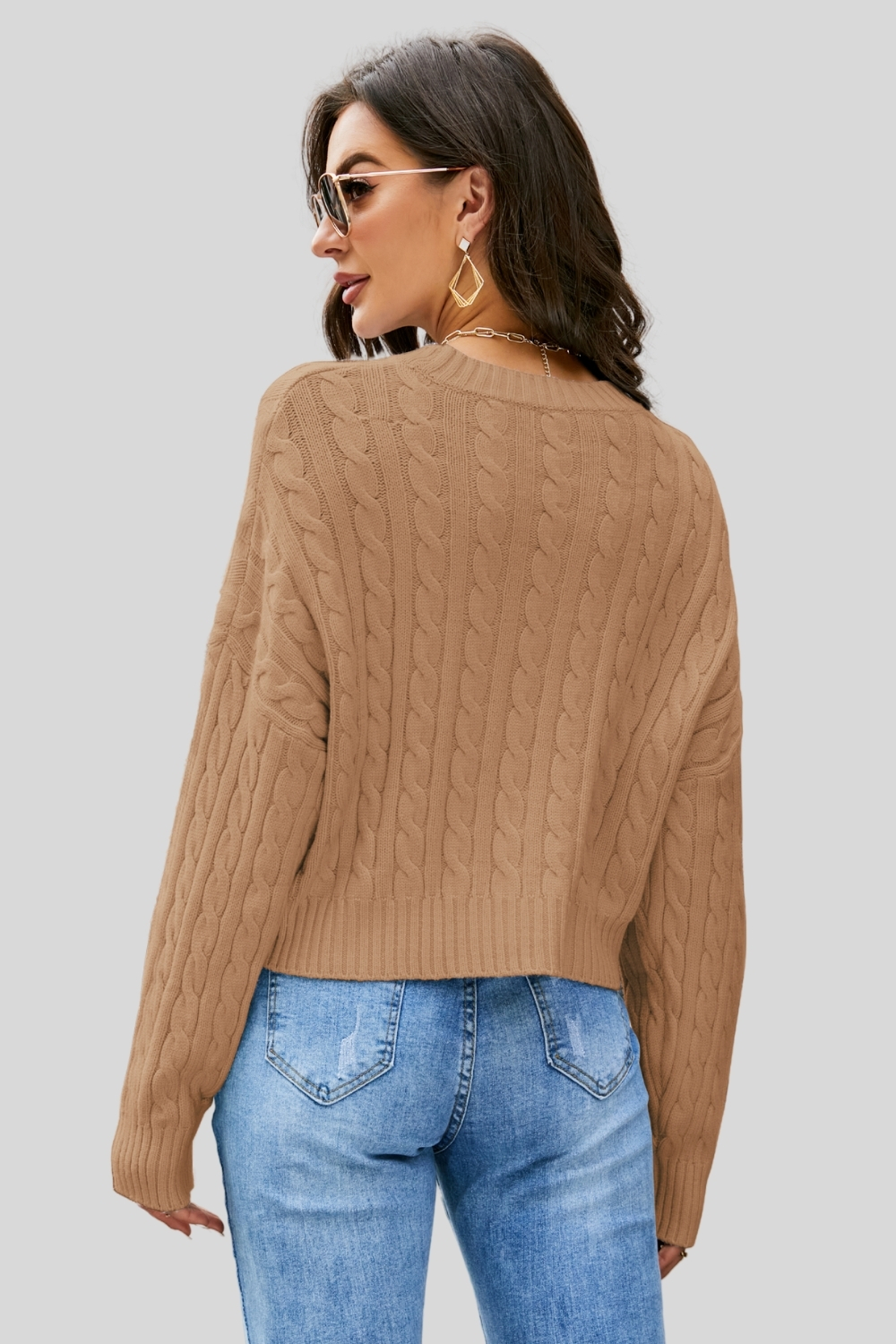 Lazy Style Round Neck Cable Knit Sweater - Loose Fit Short Pullover
