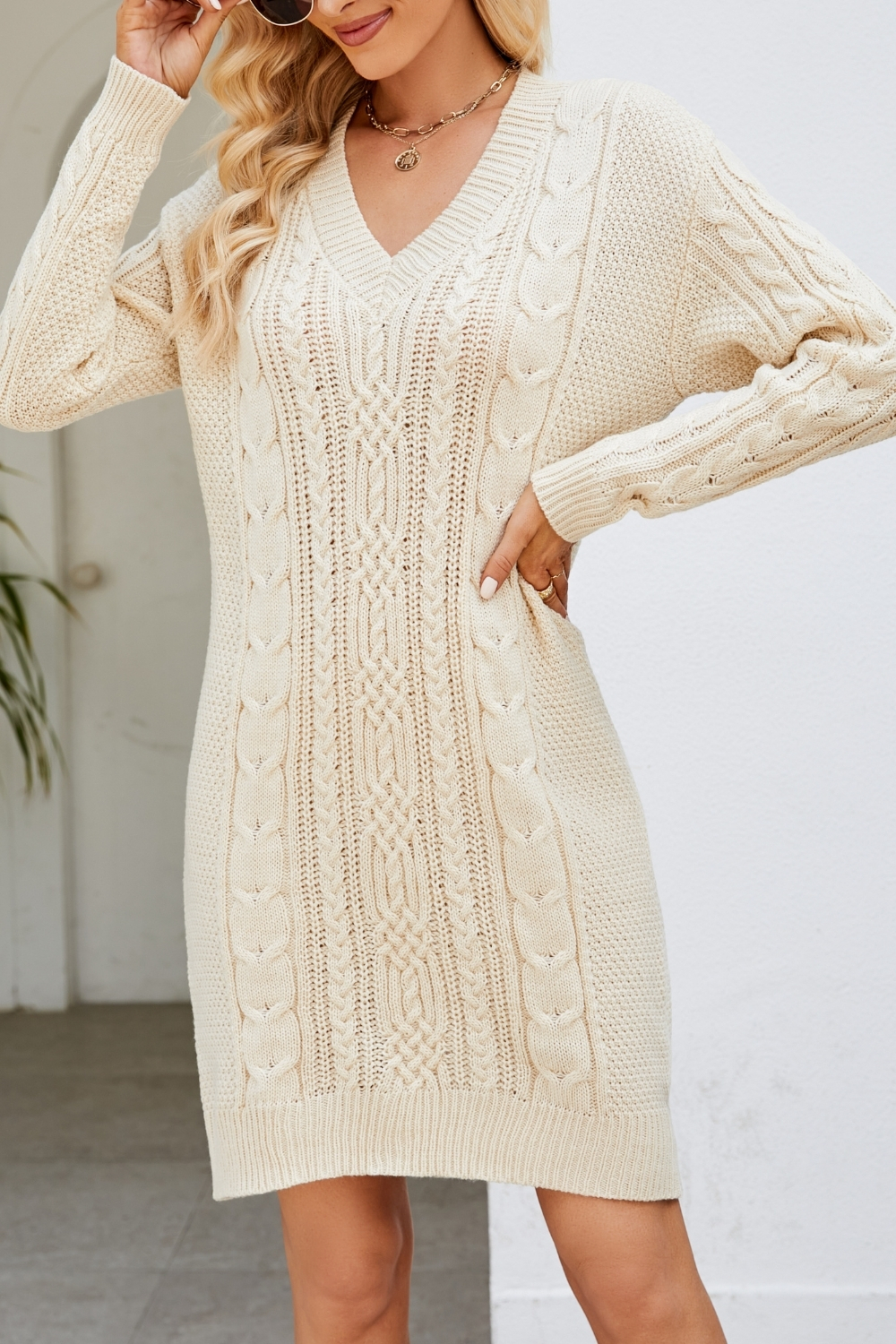 Chic Solid Color V-Neck Long Knit Dress - Fashionable Autumn/Winter Sweater Dress