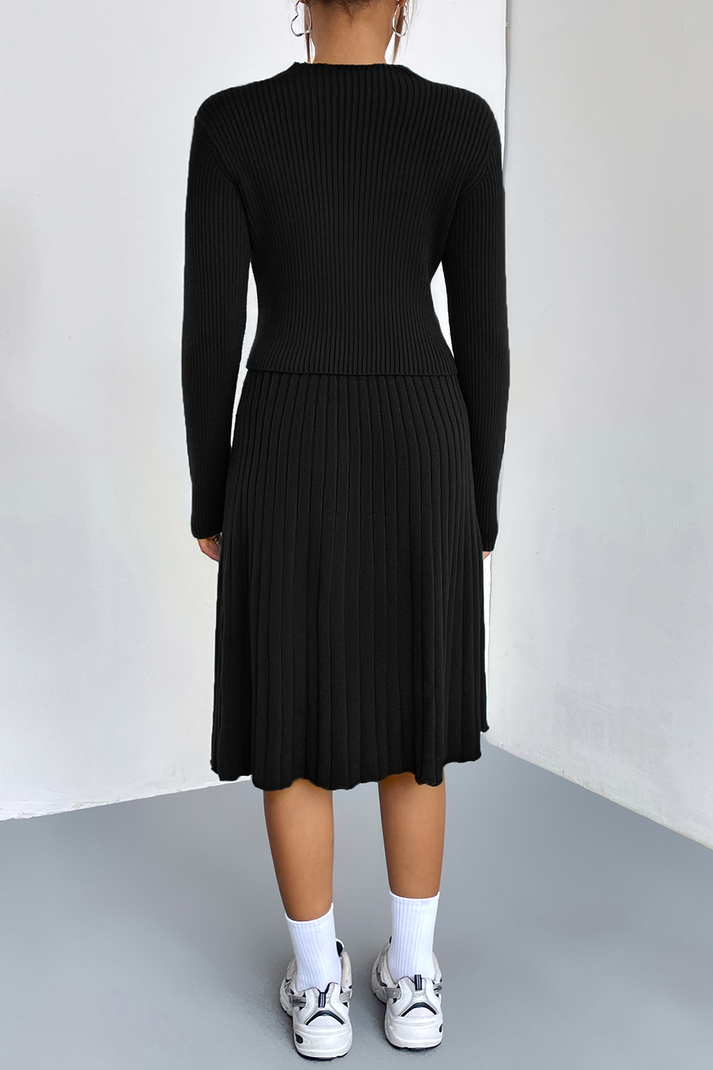 Long-Sleeve Solid Color Round-Neck Pleated Elegant Two-Piece Sweater Dress