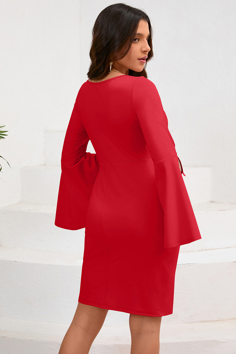 Round Neck Flared Long Sleeve Fitted Knee-Length Cocktail Dress