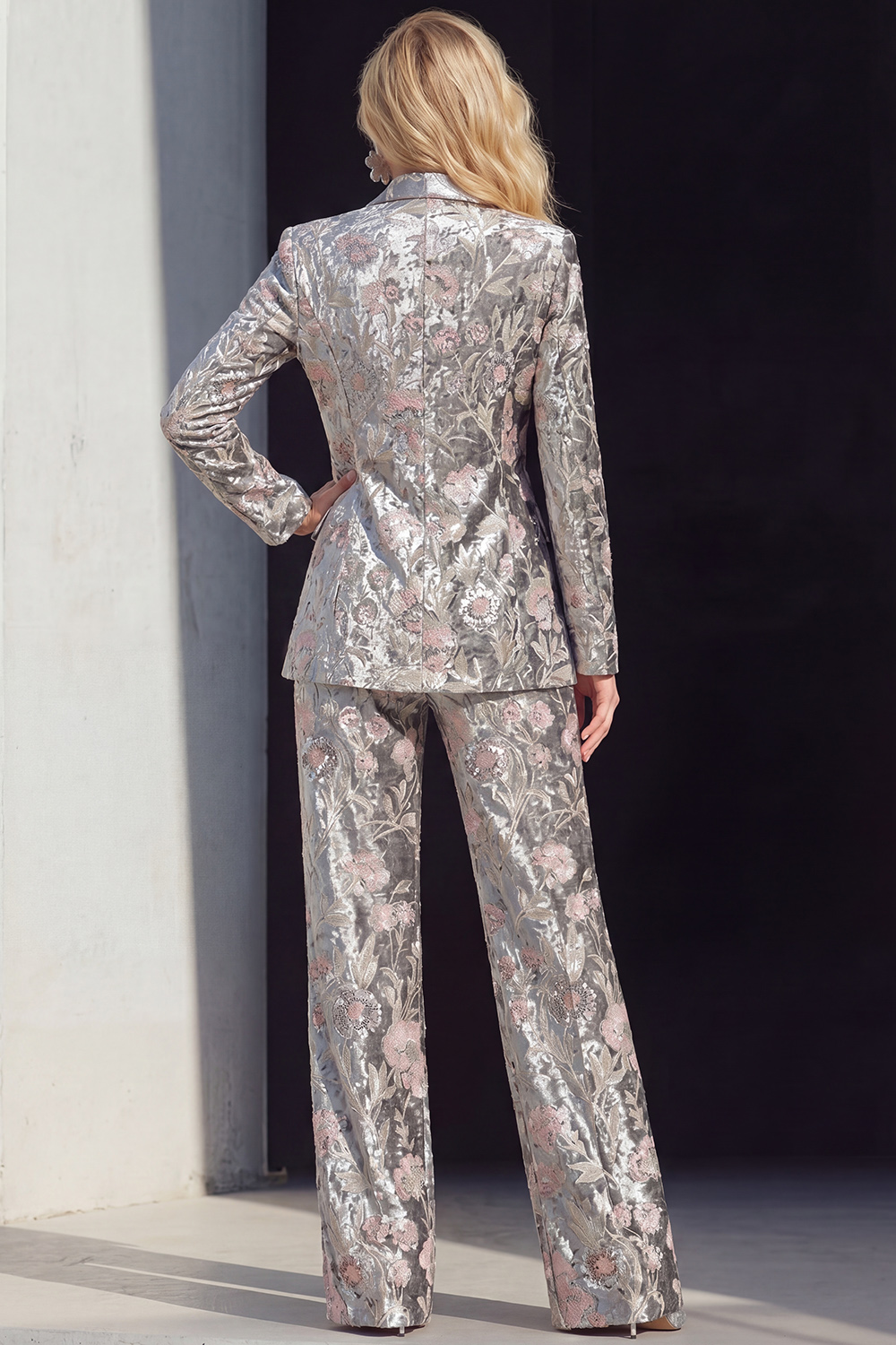 2 Piece Grey Peak Lapel Sparkly Women Prom Suits with Sequins