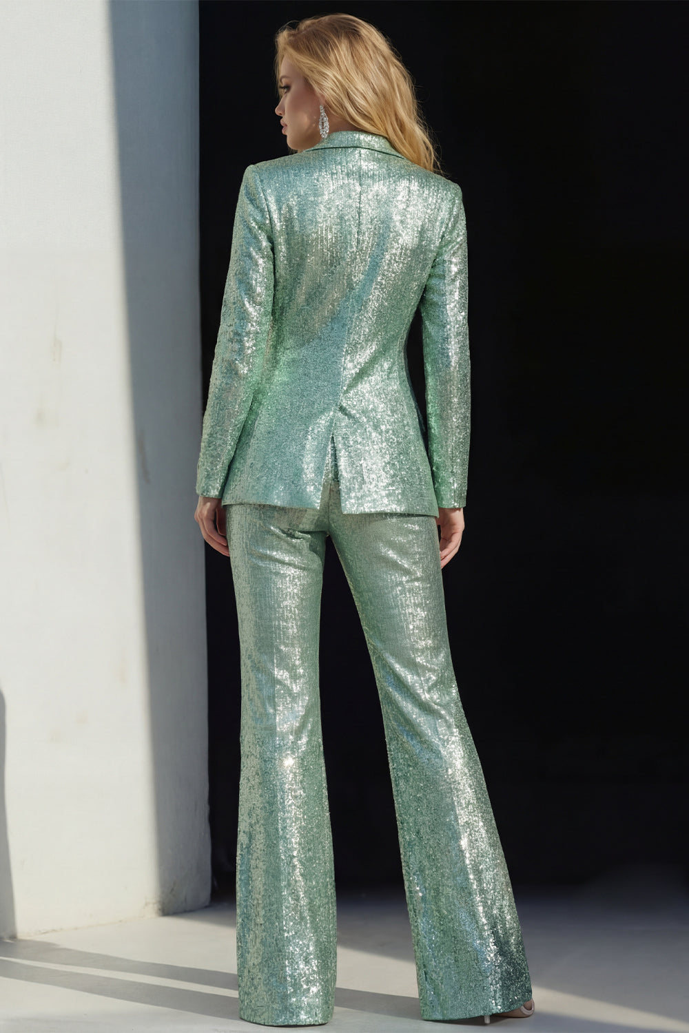Sparkly 2 Piece Green Peak Lapel Sequin Prom Suits