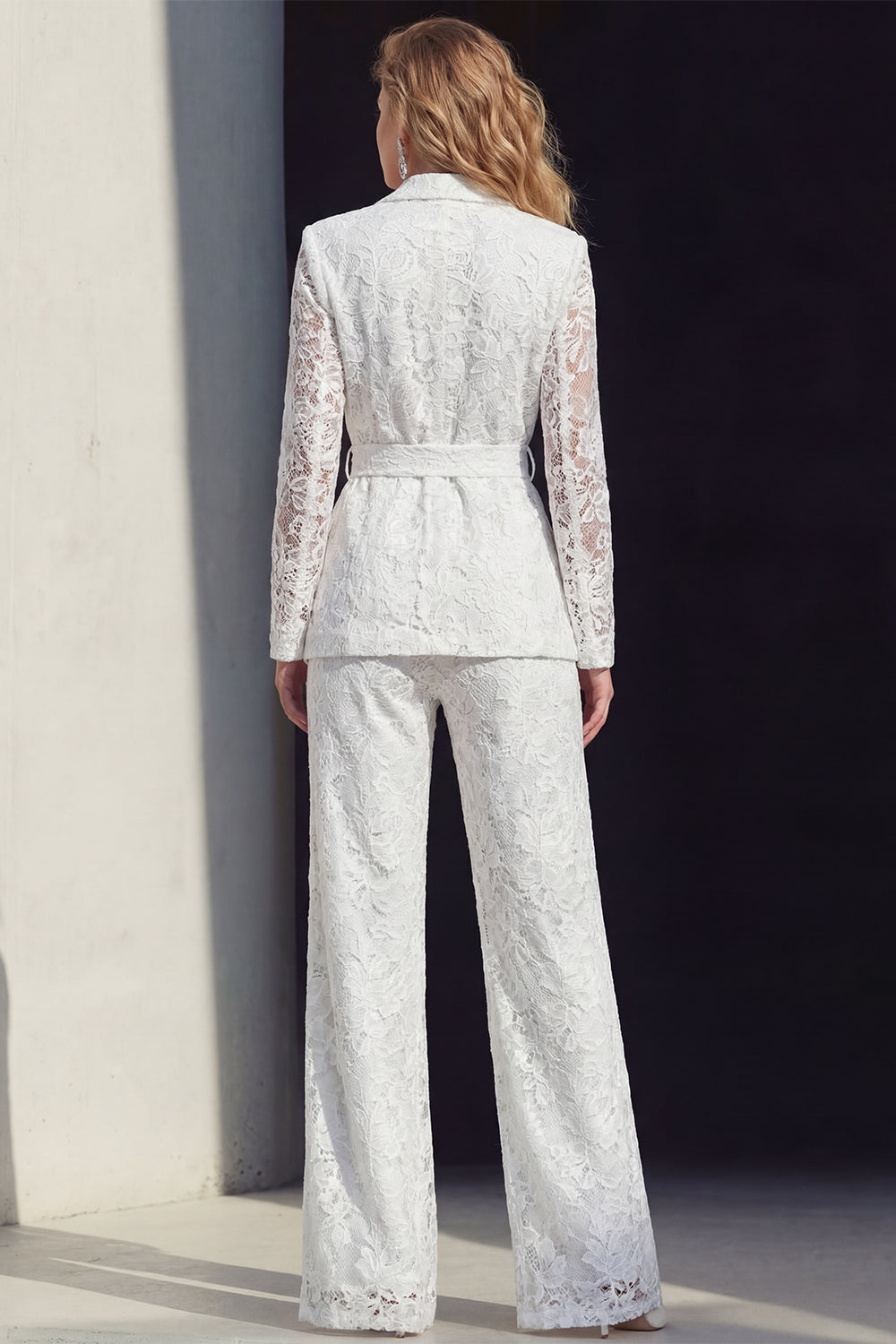 White Floral 2 Piece Lace Notched Lapel Party Suits with Sash